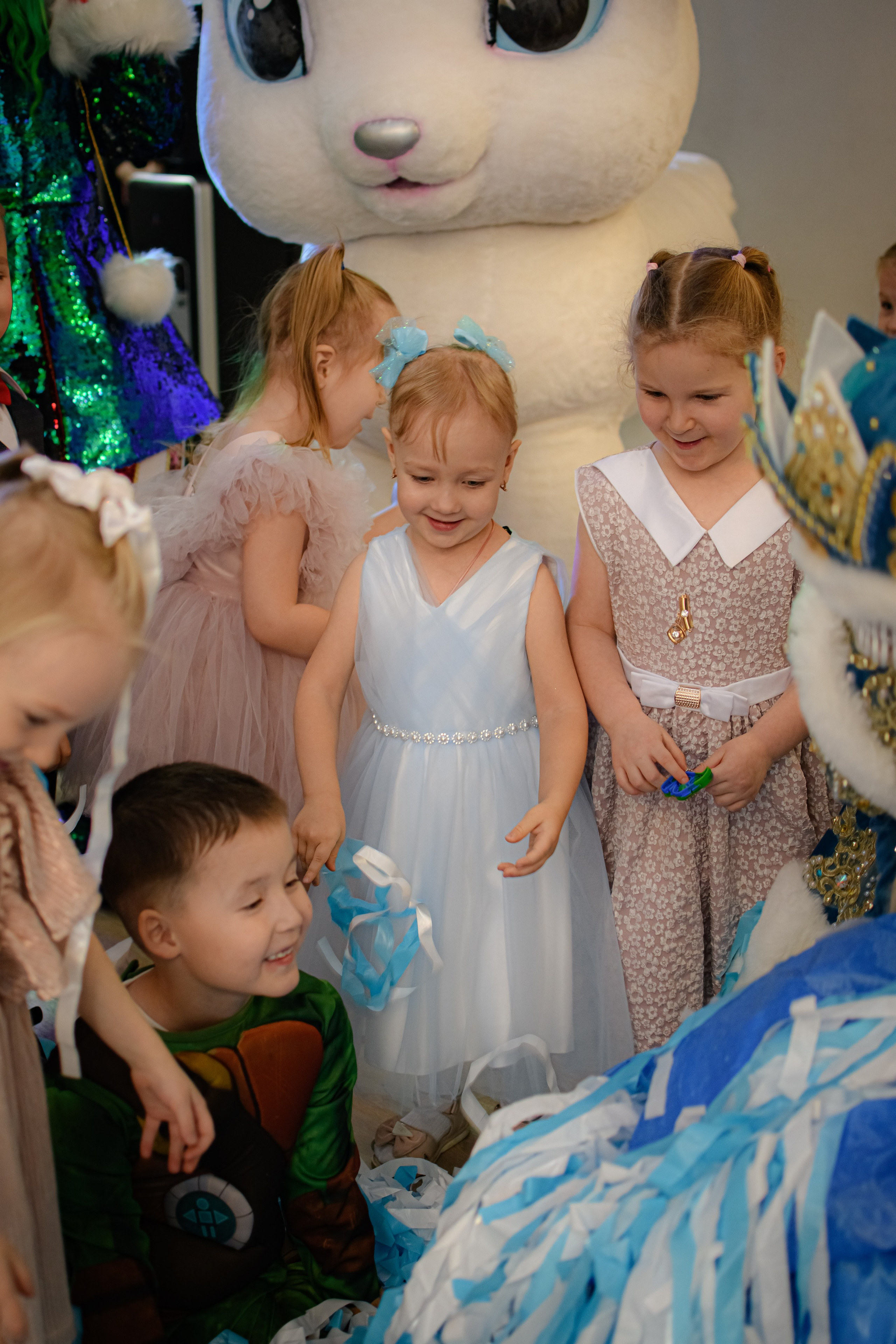 HAPPY NEW YEAR. Photokarish