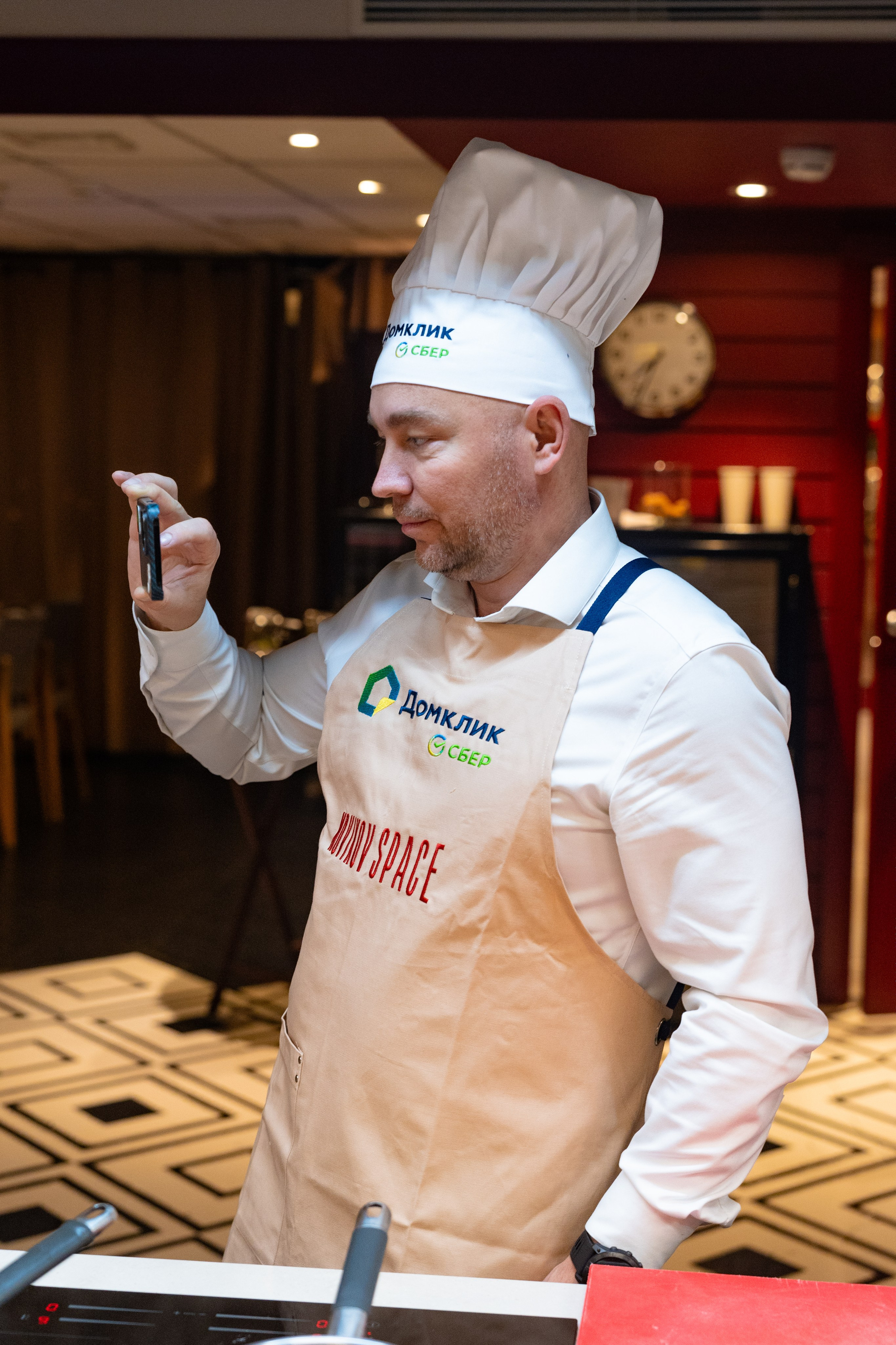 NOVIKOV SCHOOL — Умами зал. Фотограф Никита Комаров