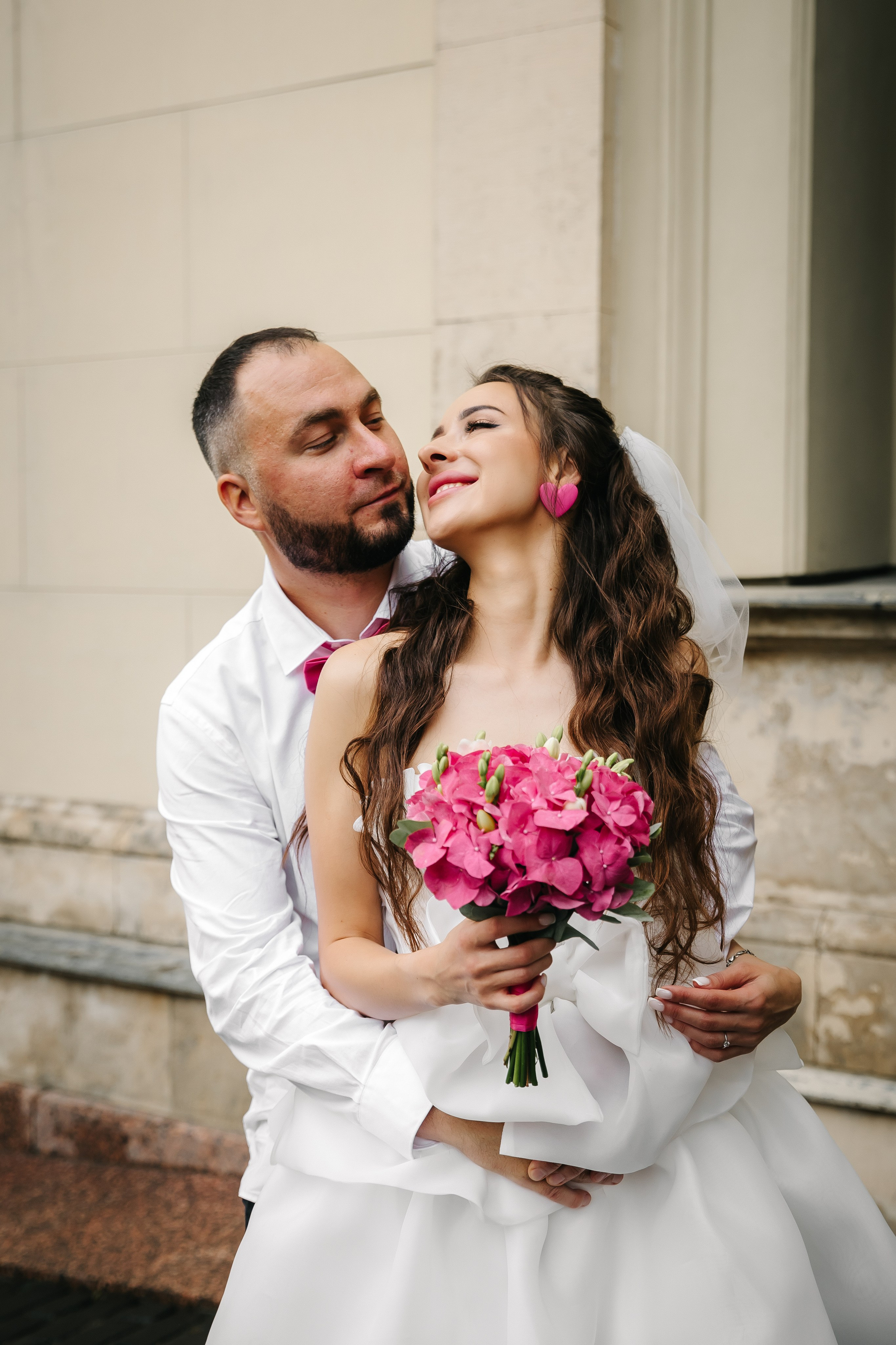 ДВОРЕЦ № 2 | Июль, кабриолет, академия Штиглица. Свадебный фотограф в Санкт-Петербурге Полина Корзухина