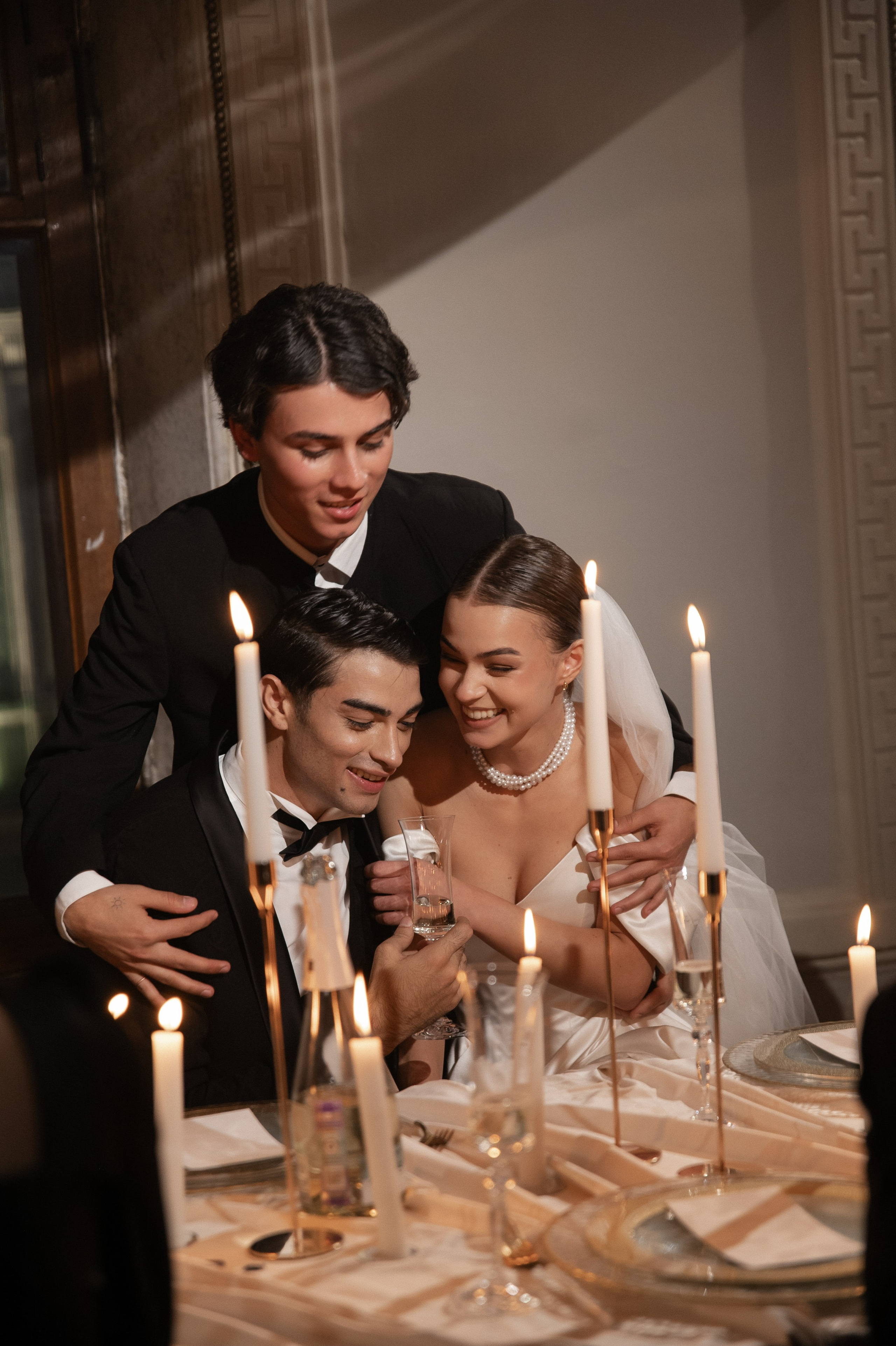 Камерный свадебный ужин при свечах в старинном особняке в фотостудии 21. Kult. Ярослава Ерина — свадебный фотограф в Москве