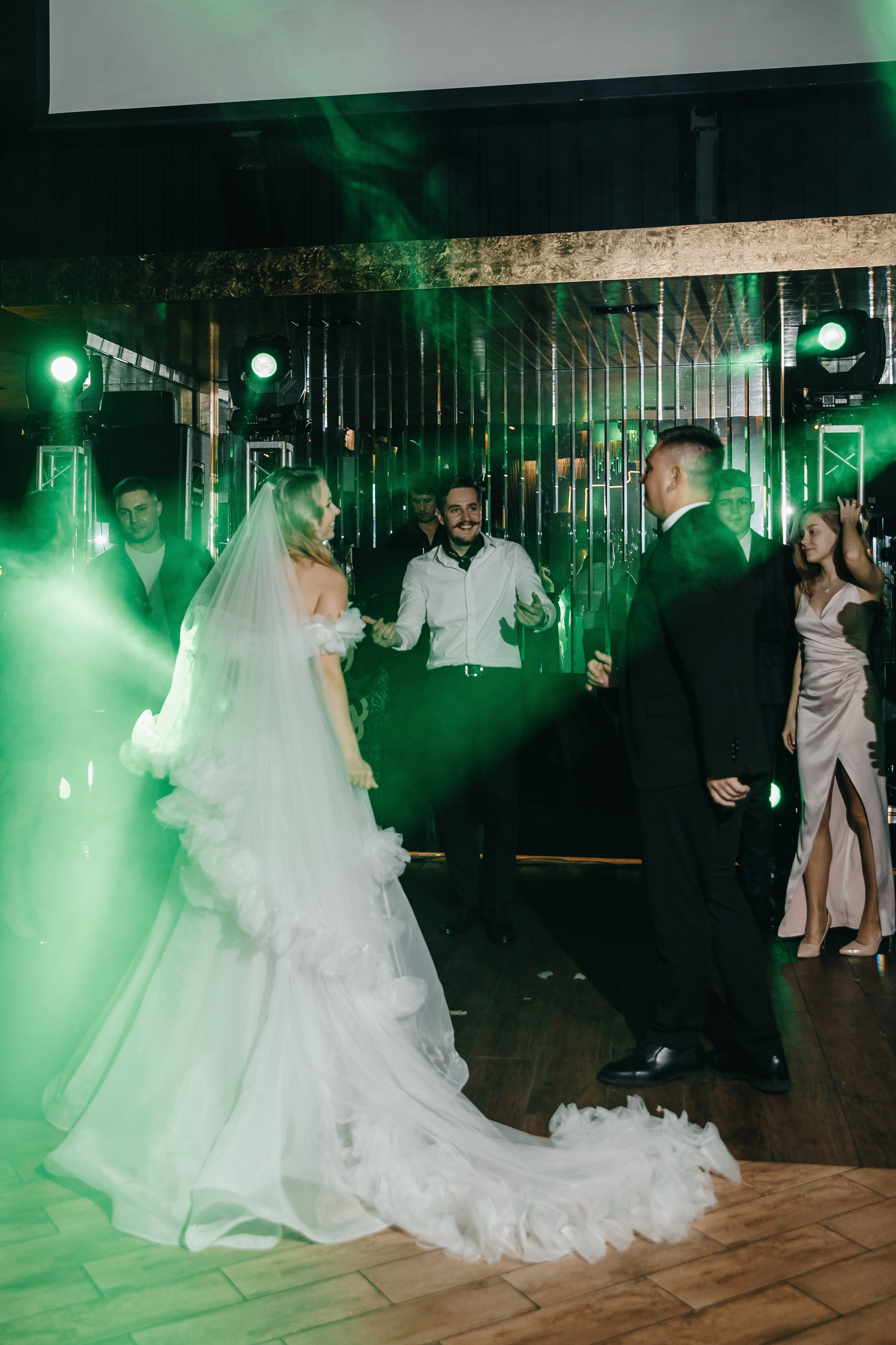 Саша и Миша. Свадебный фотограф и видеограф Когай Дмитрий и Юлия