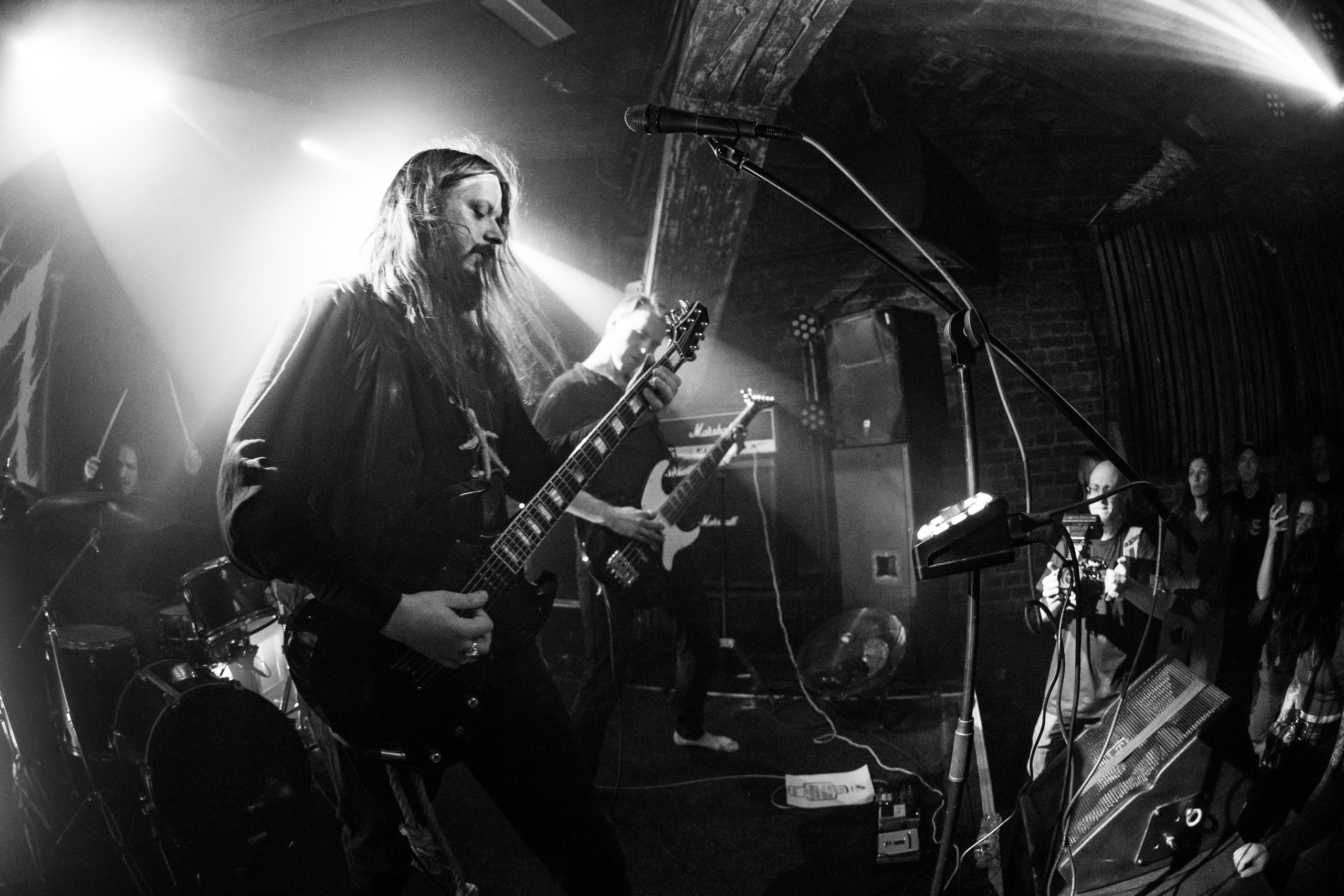 ИЛ • Minuala • Khlad|Цоколь 2.0. Концертный и репортажный фотограф в Санкт-Петербурге Слава Пахомов