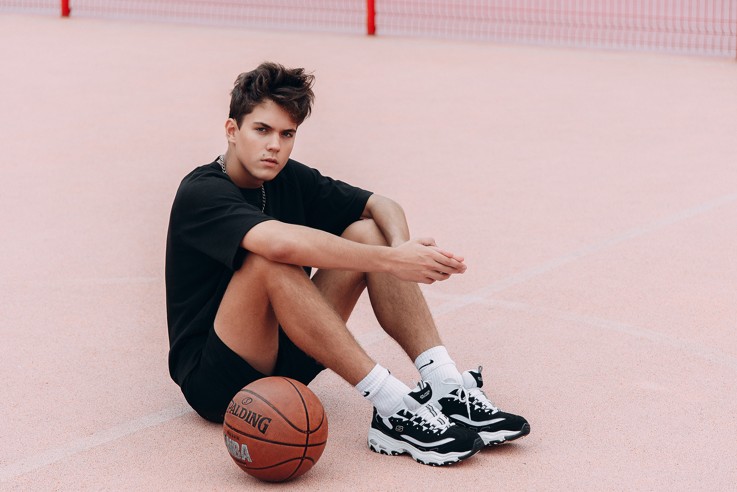 Фотосессия на баскетбольной площадке. Свадебный и индивидуальный фотограф Никита Роут | Москва