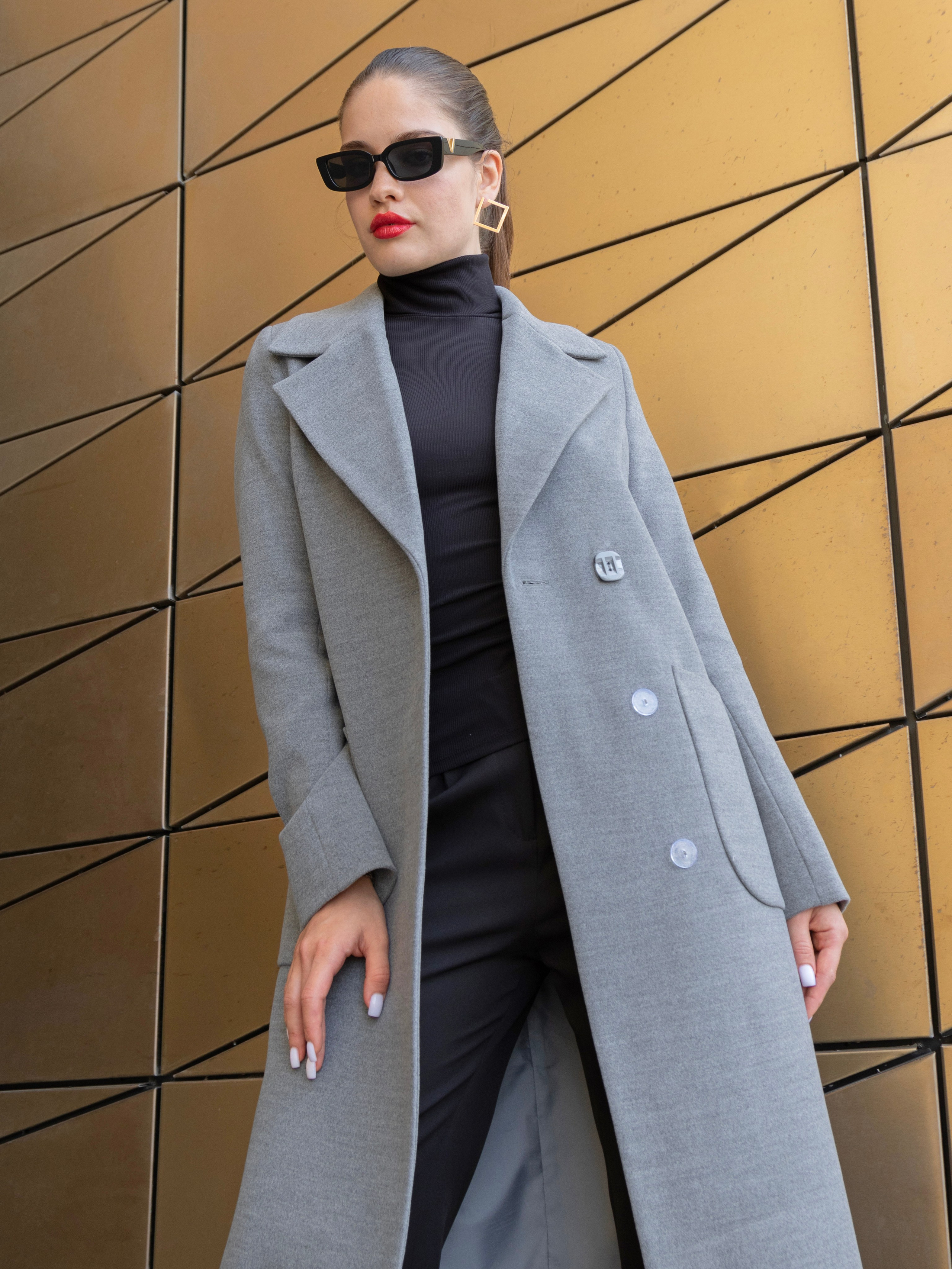 Пальто СТРИТ. Фотостудия для Wildberries Ozon