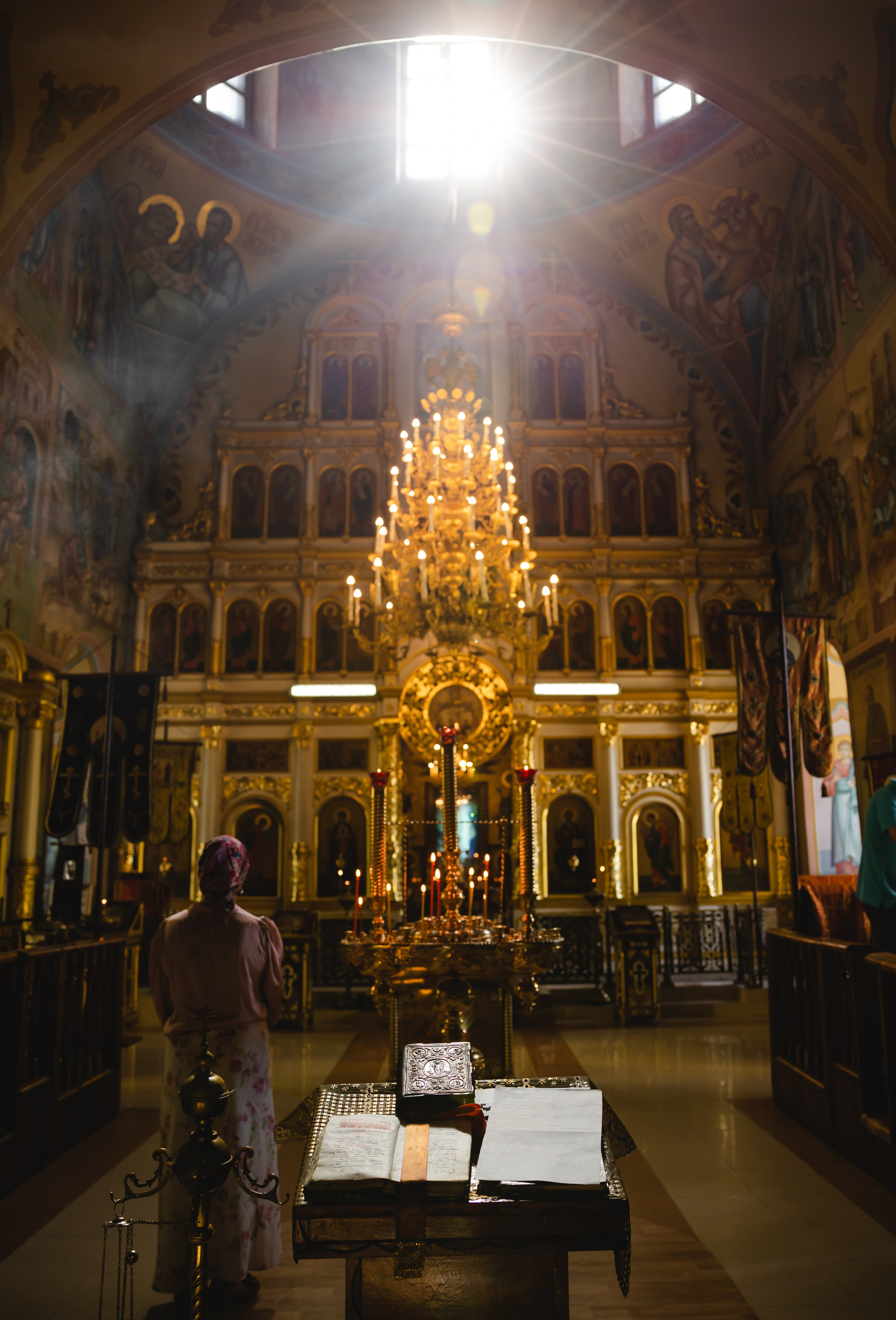 Таинство Крещения. Сайт с красивыми фотографиями и людьми