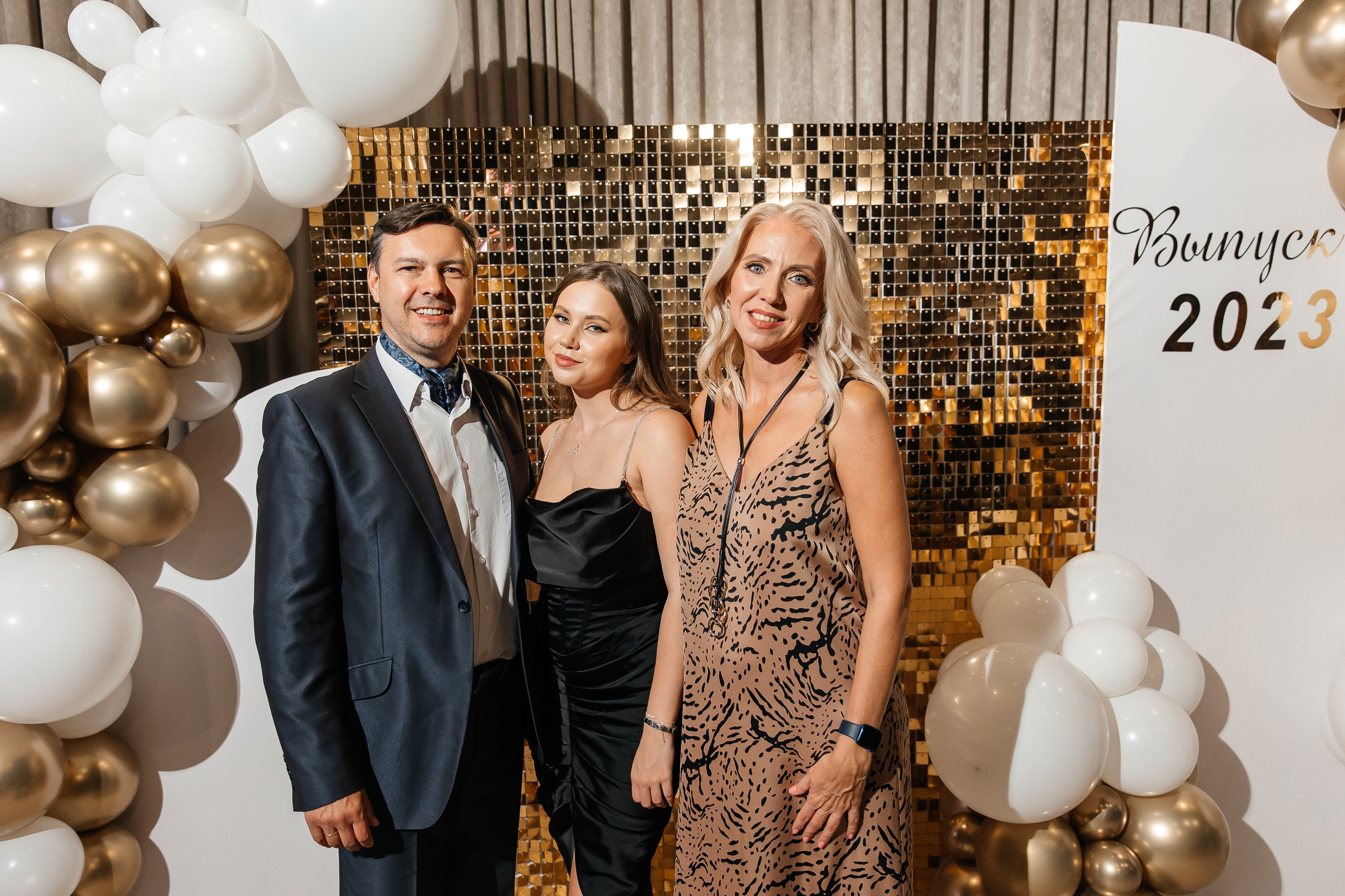 2023-06-23 Выпускной МБОУ СОШ № 10. Фотограф в Красноярске