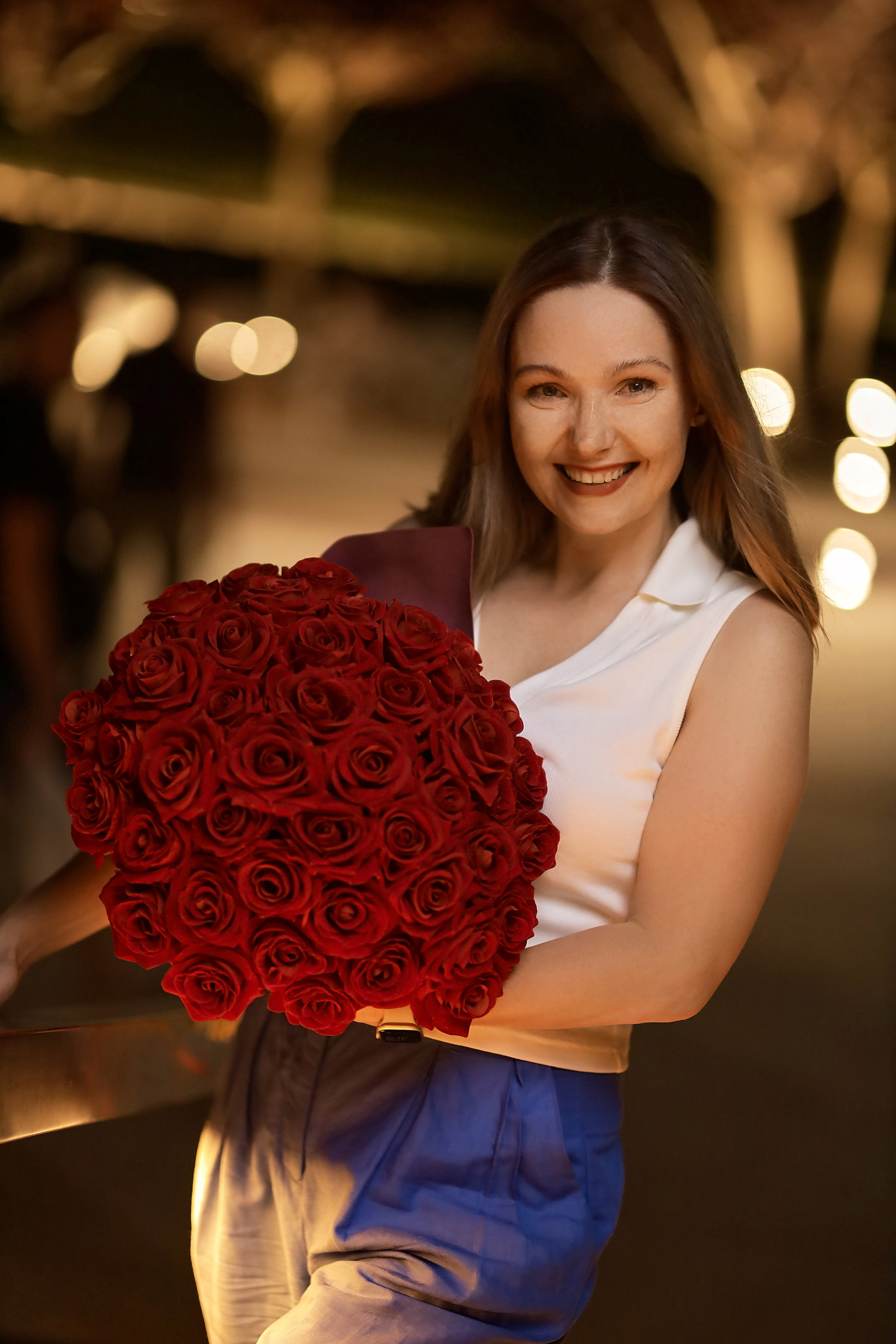 Татьяна в вечернем парке с розами. Семейный и свадебный фотограф в Краснодаре Михеева Светлана
