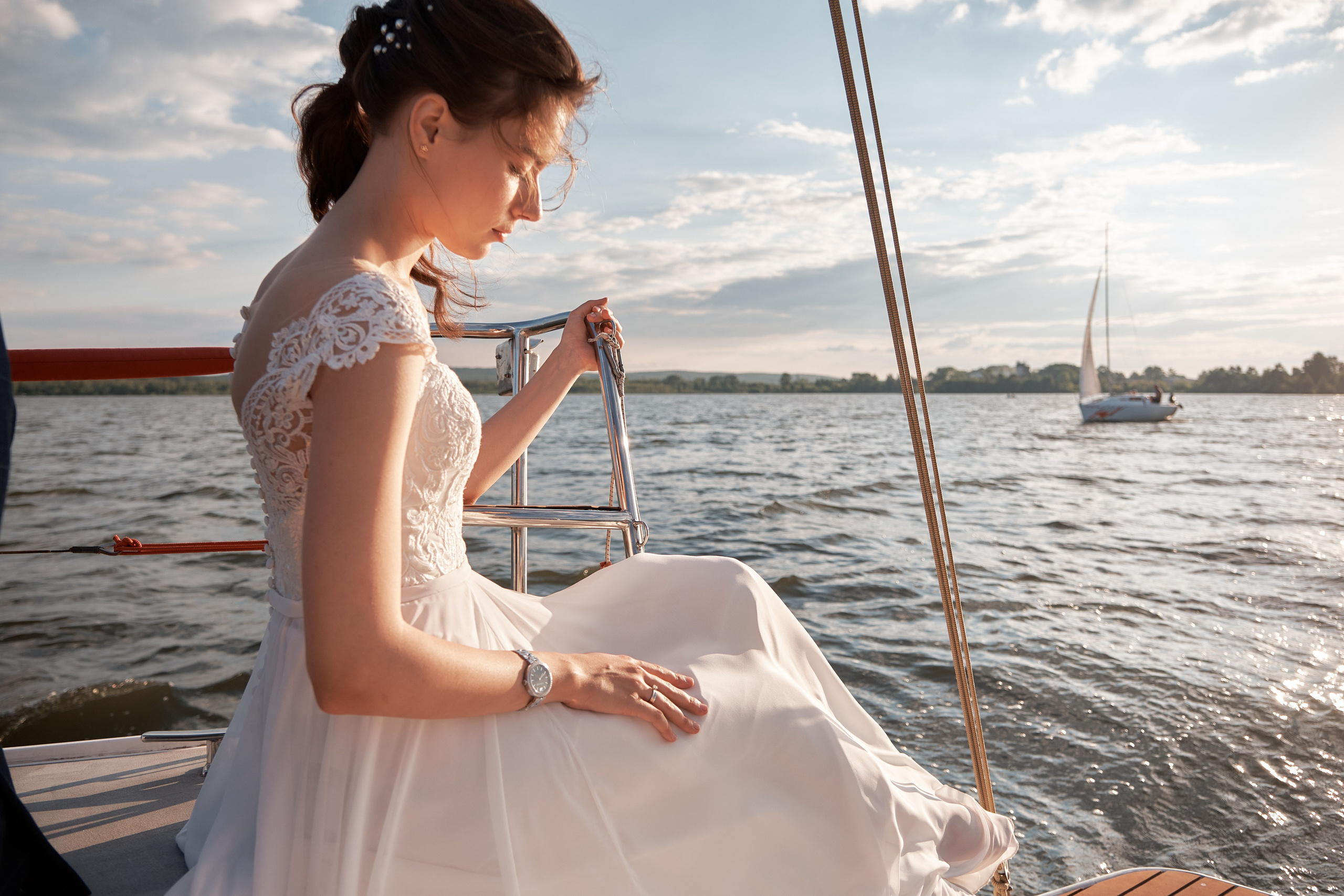 Яхта парус. Свадьба. Свадебный и портретный фотограф в Екатеринбурге Александр Блюденов