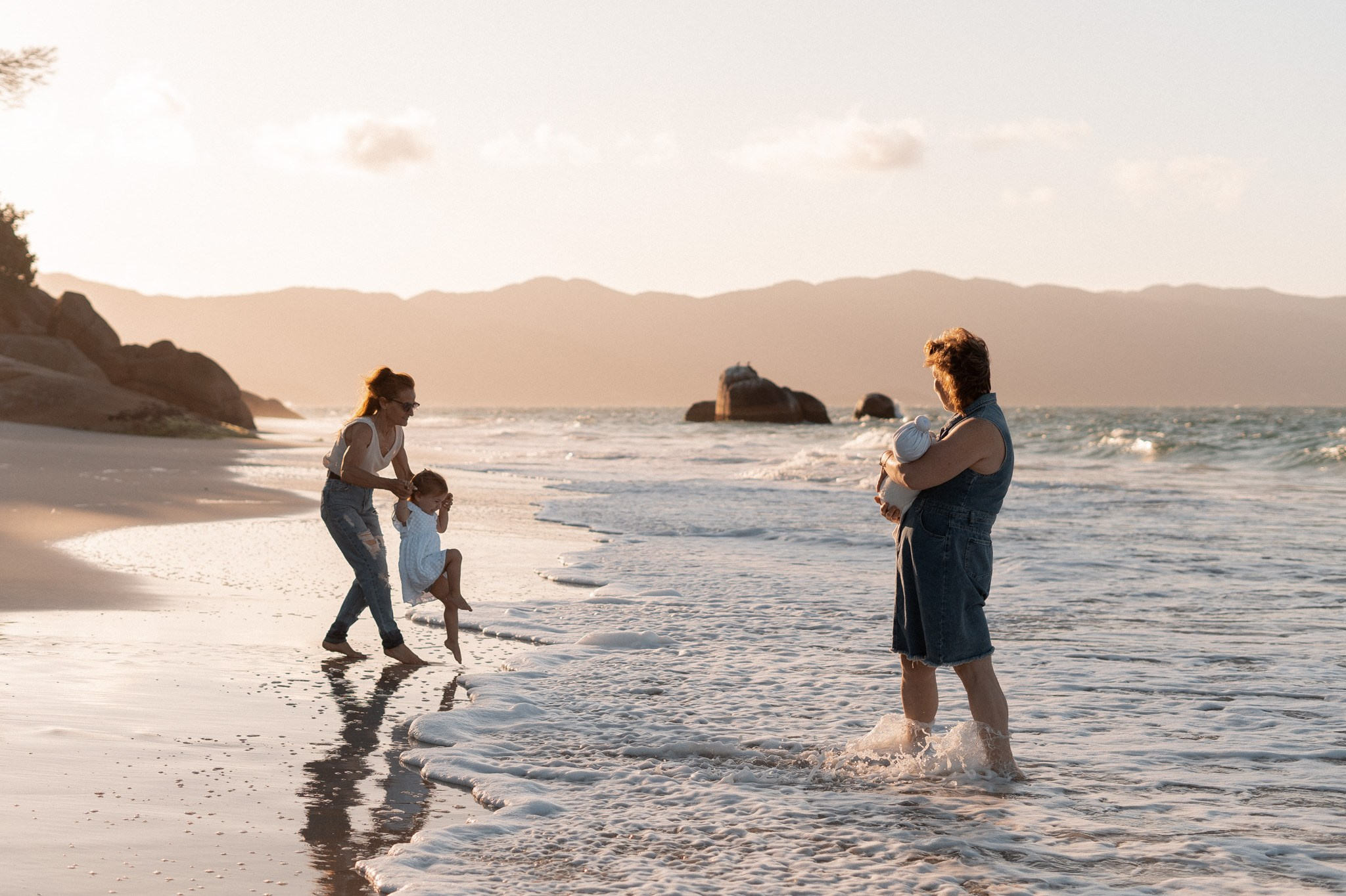 Морская прогулка на закате. Русский фотограф во Флорианополисе | Лена Муни | Беременность, новорожденные, семья