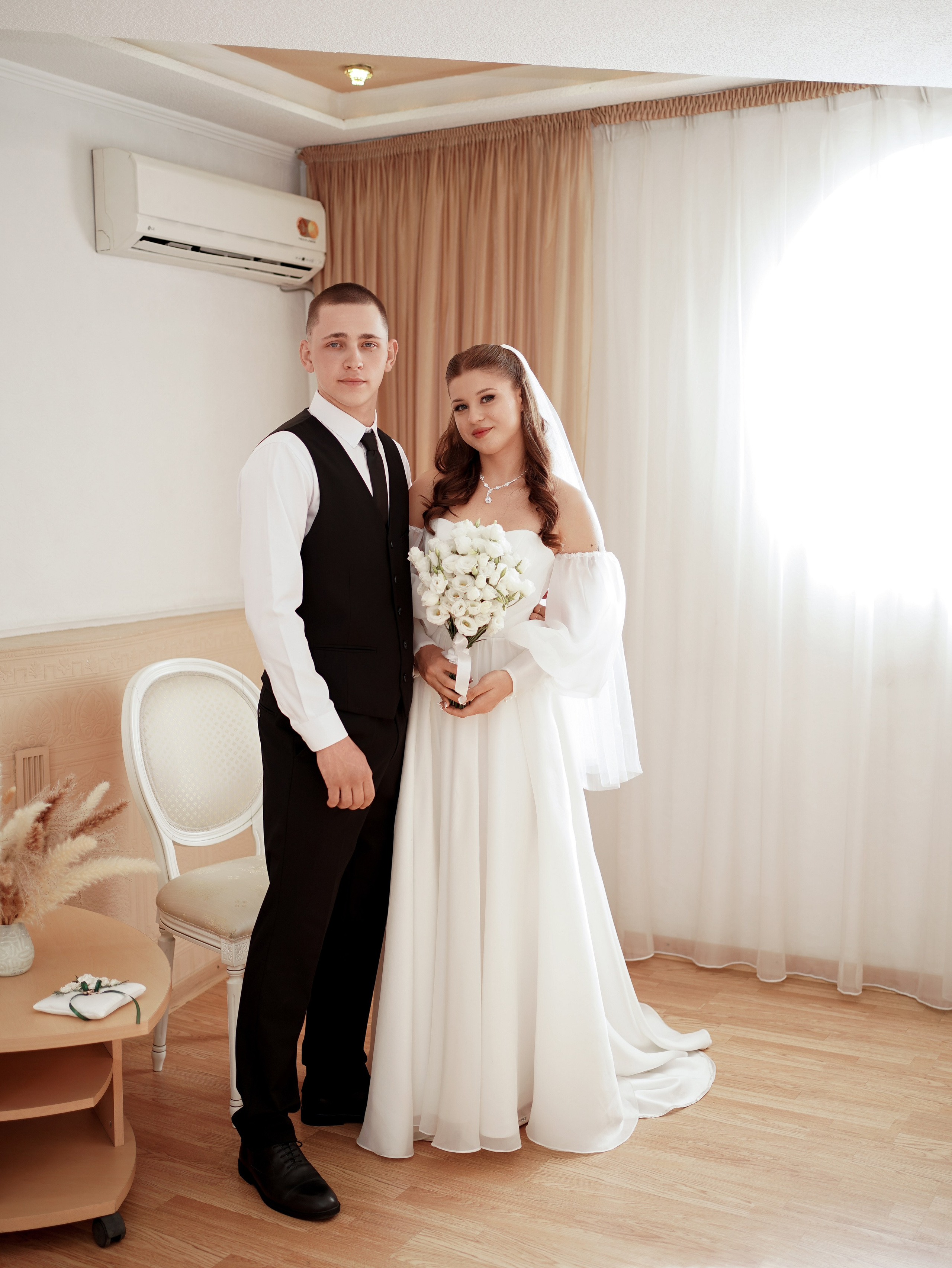 Свадебная фотосессия в Пролетарском ЗАГСе. Свадебный фотограф в Ростове-на-Дону. Таинство Крещения и Венчания, семейные фотосессии. Алёна Чёботова