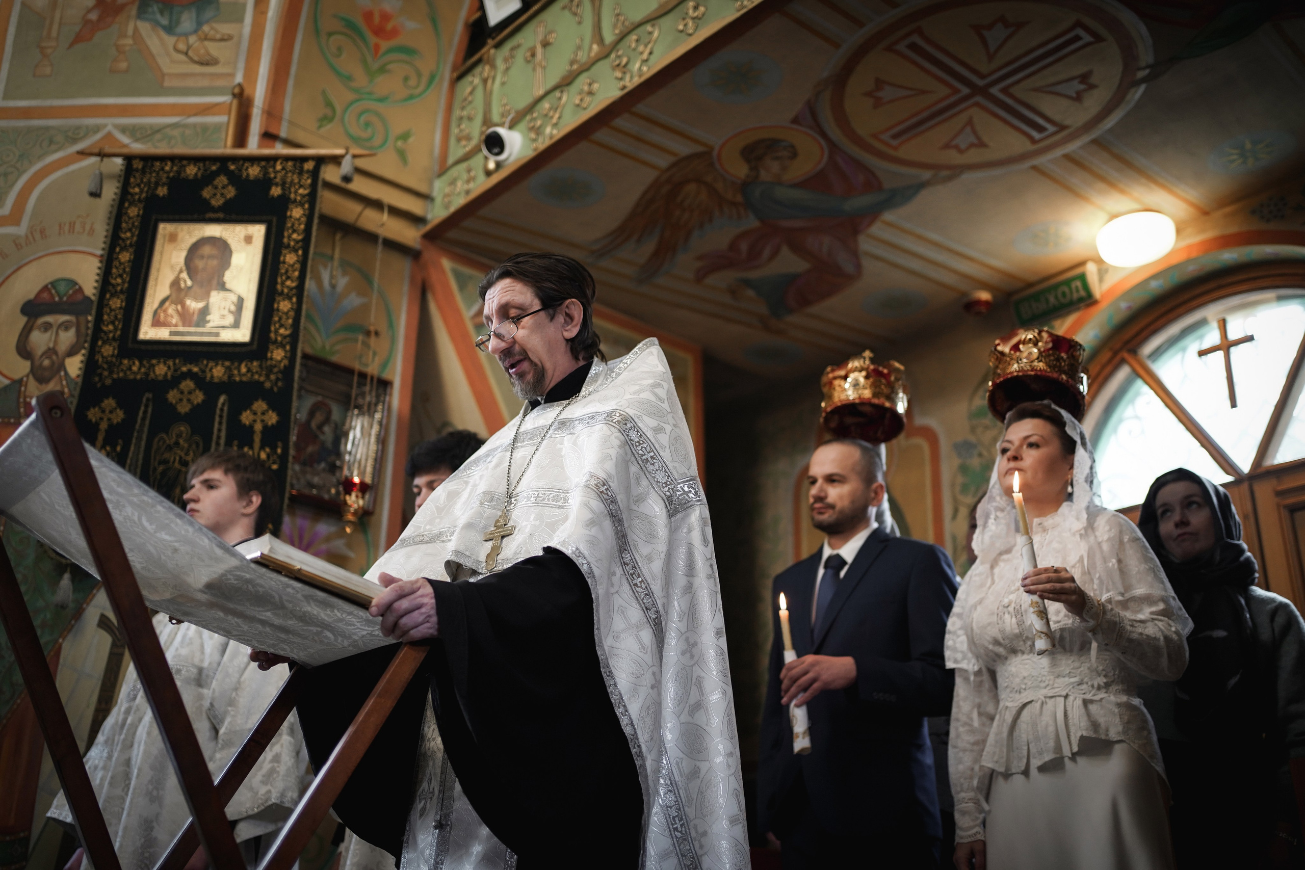 Венчание в Троицком храме. Свадебный фотограф в Ростове-на-Дону. Таинство Крещения и Венчания, семейные фотосессии. Алёна Чёботова