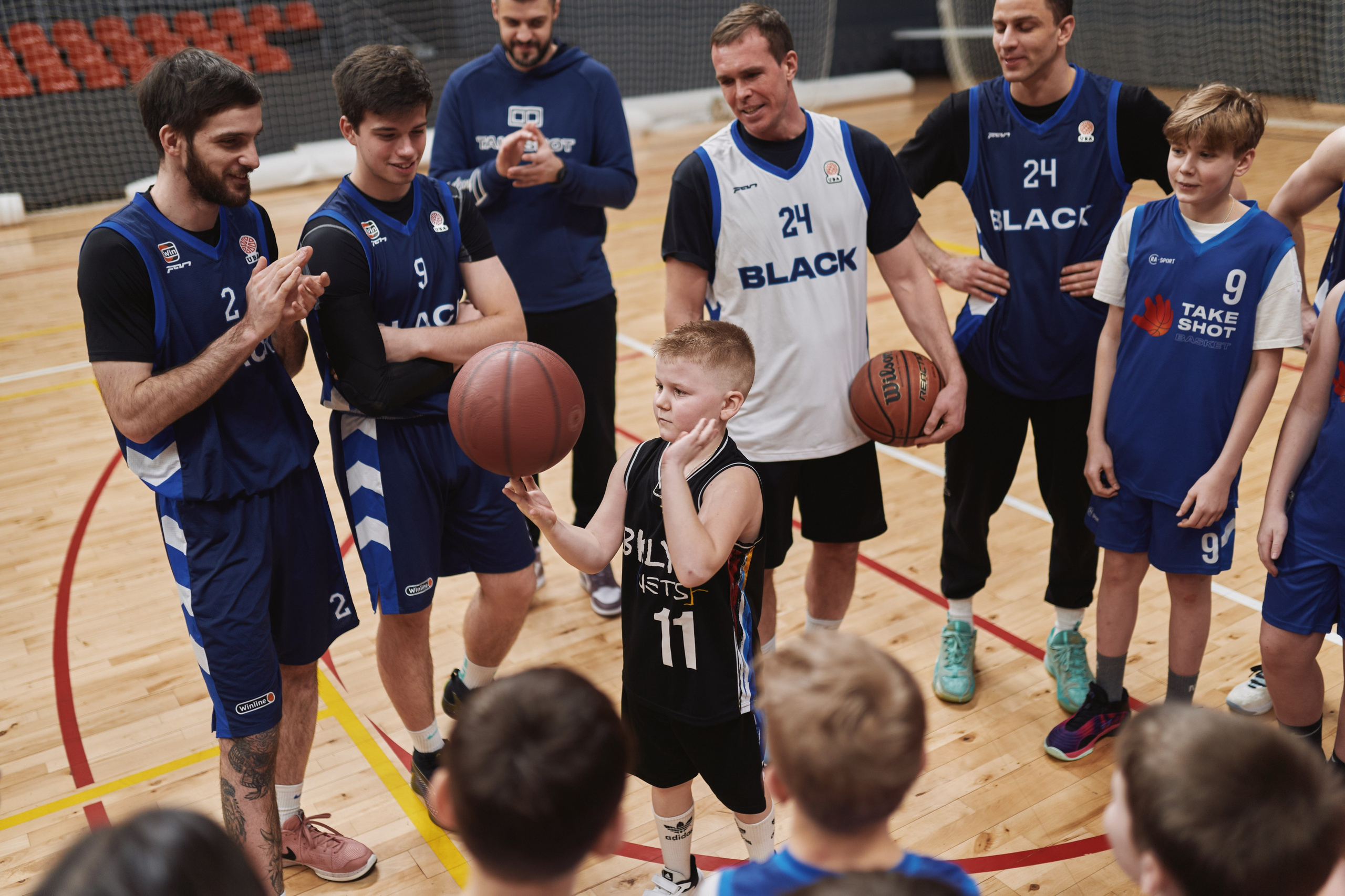 Новогодний баскетбол 2025. Детская лига. Евгений Бреча. Коммерческий и бэкстейдж фотограф в Москве