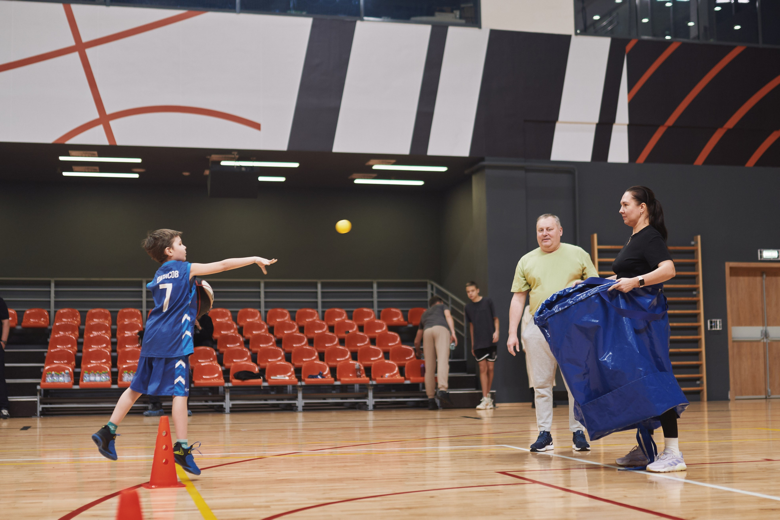 Новогодний баскетбол 2025. Детская лига. Евгений Бреча. Коммерческий и бэкстейдж фотограф в Москве