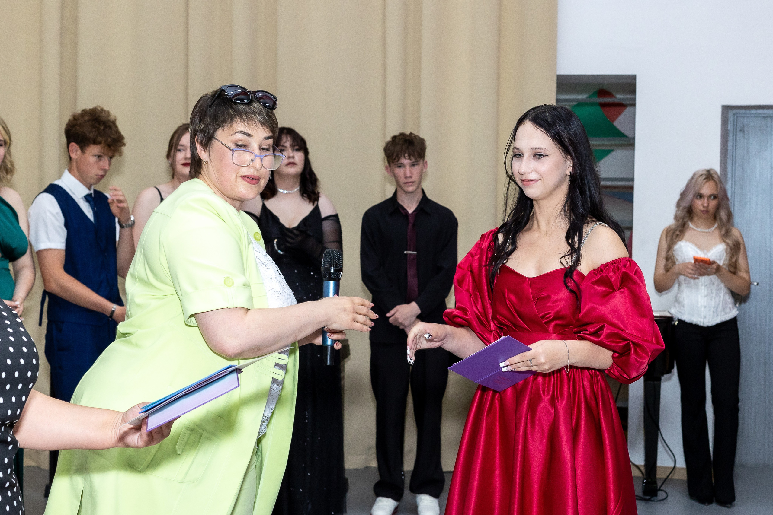 Вручение аттестата 2025. Выпускные альбомы Майкоп, Краснодар Елена Золотарева