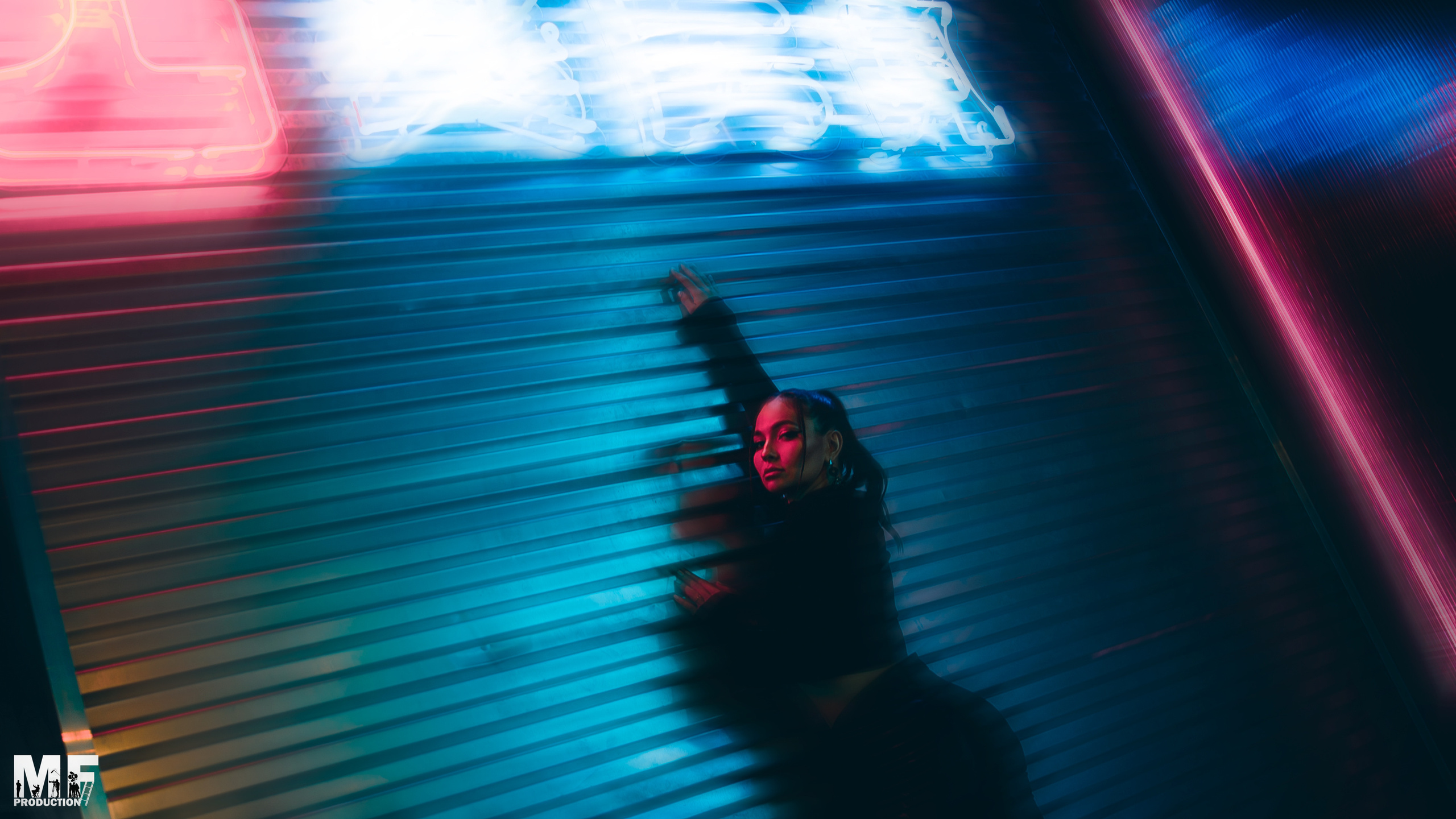 STUDIO — JULIA. MOVIE FAMILY PRODUCTION