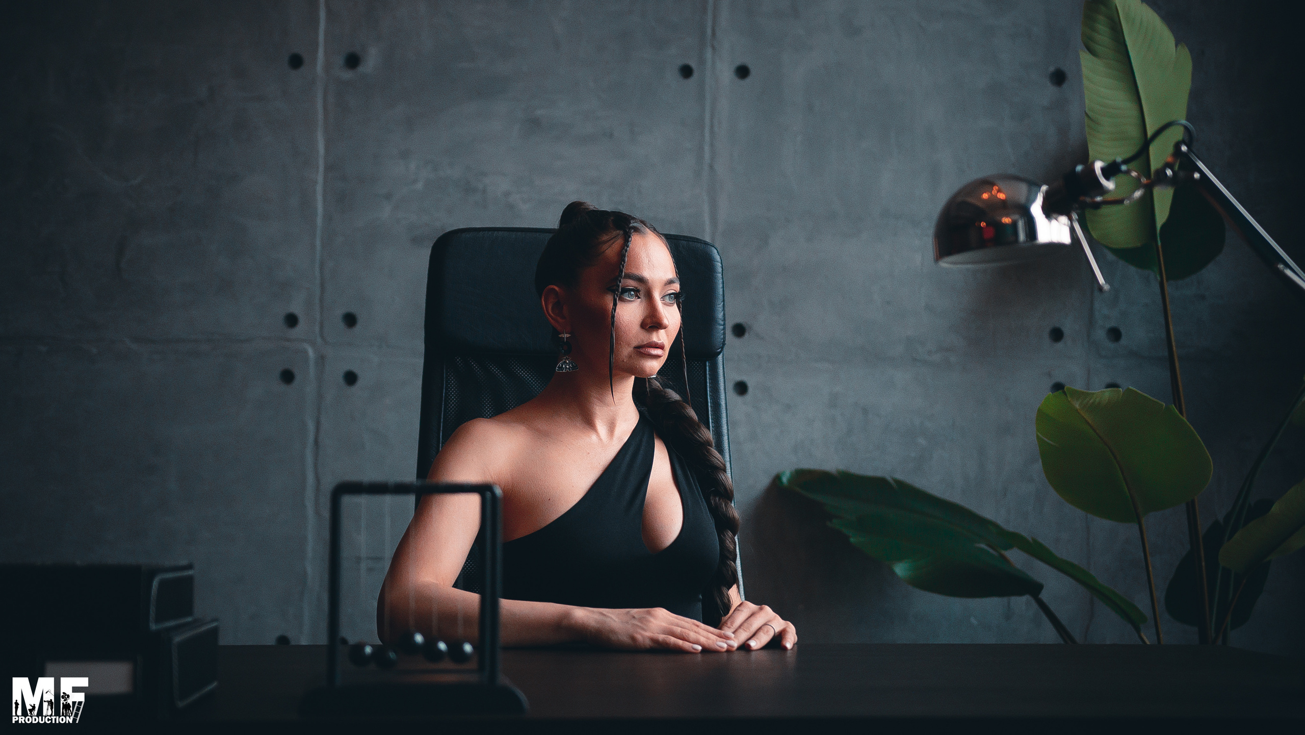 STUDIO — JULIA. MOVIE FAMILY PRODUCTION