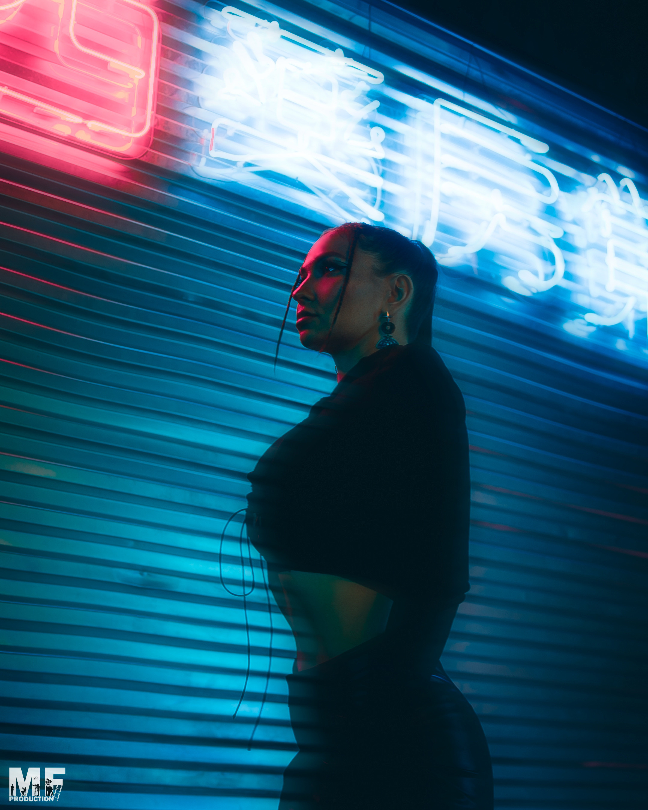 STUDIO — JULIA. MOVIE FAMILY PRODUCTION