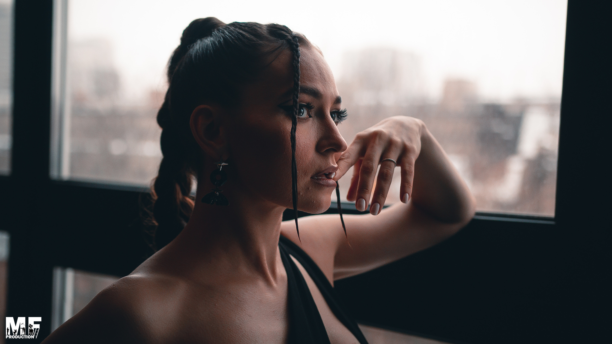 STUDIO — JULIA. MOVIE FAMILY PRODUCTION