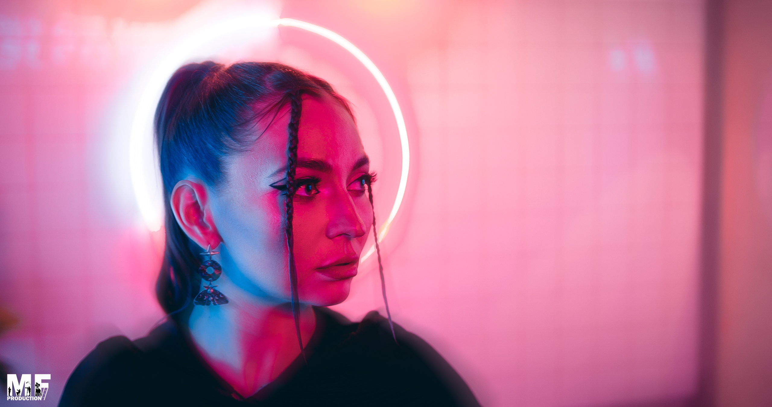 STUDIO — JULIA. MOVIE FAMILY PRODUCTION