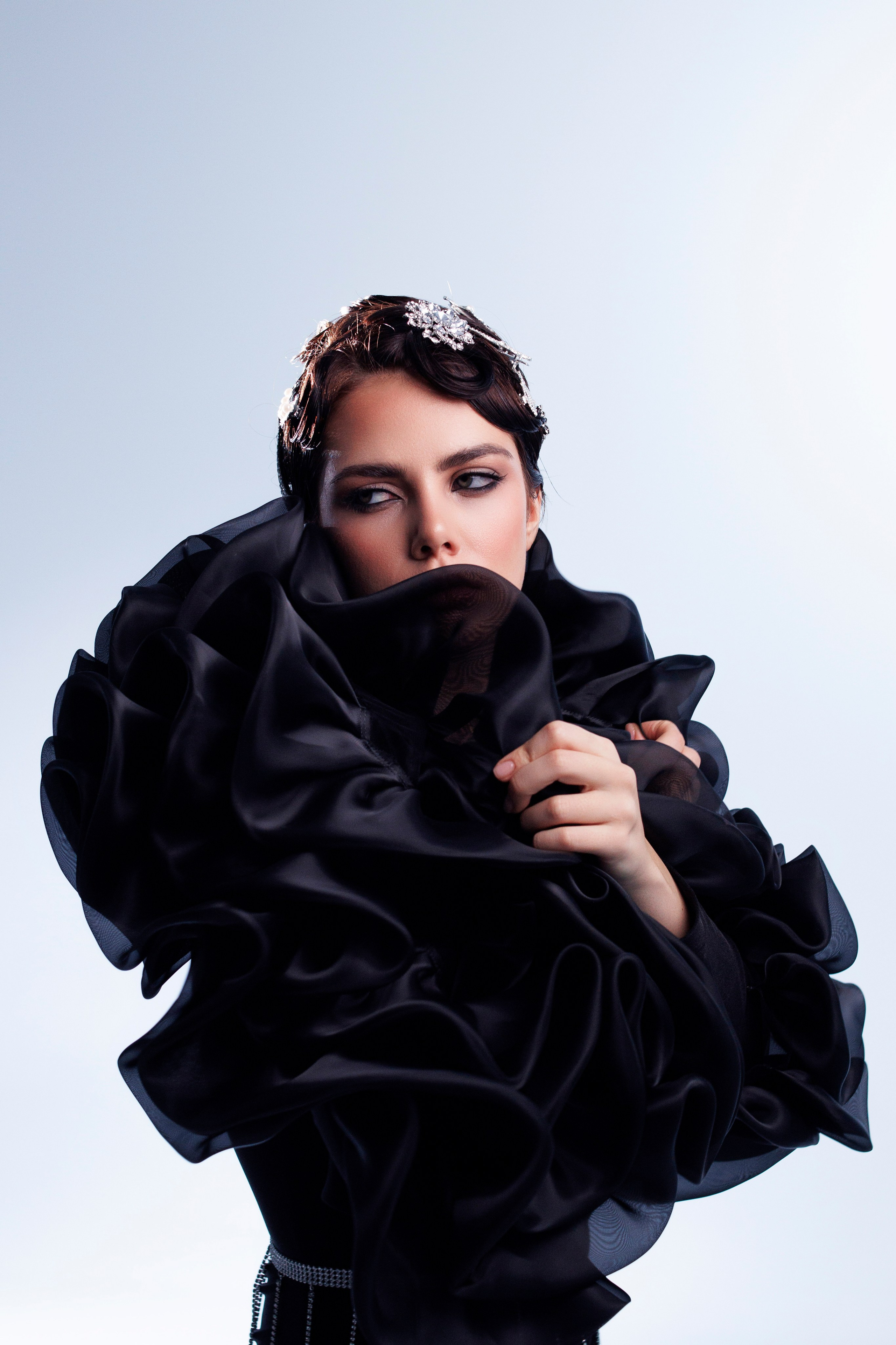 Фотосессия в студии. Я — фотограф, который помогает запечатлеть самые важные моменты вашей жизни!