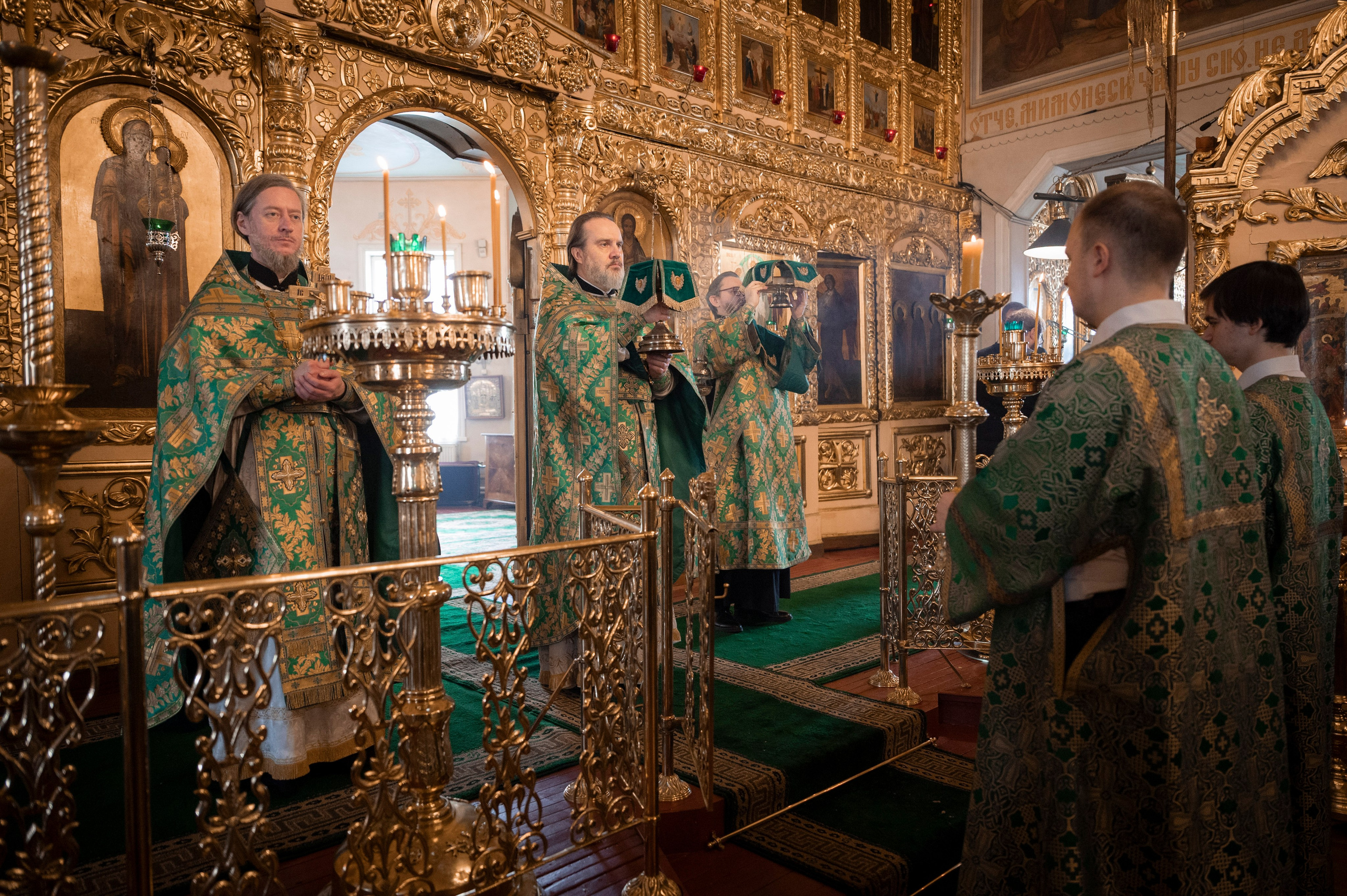 Богородский храм. Вход Господень в Иерусалим. Божественная литургия. Антон и Татьяна Денисенко — В храме
