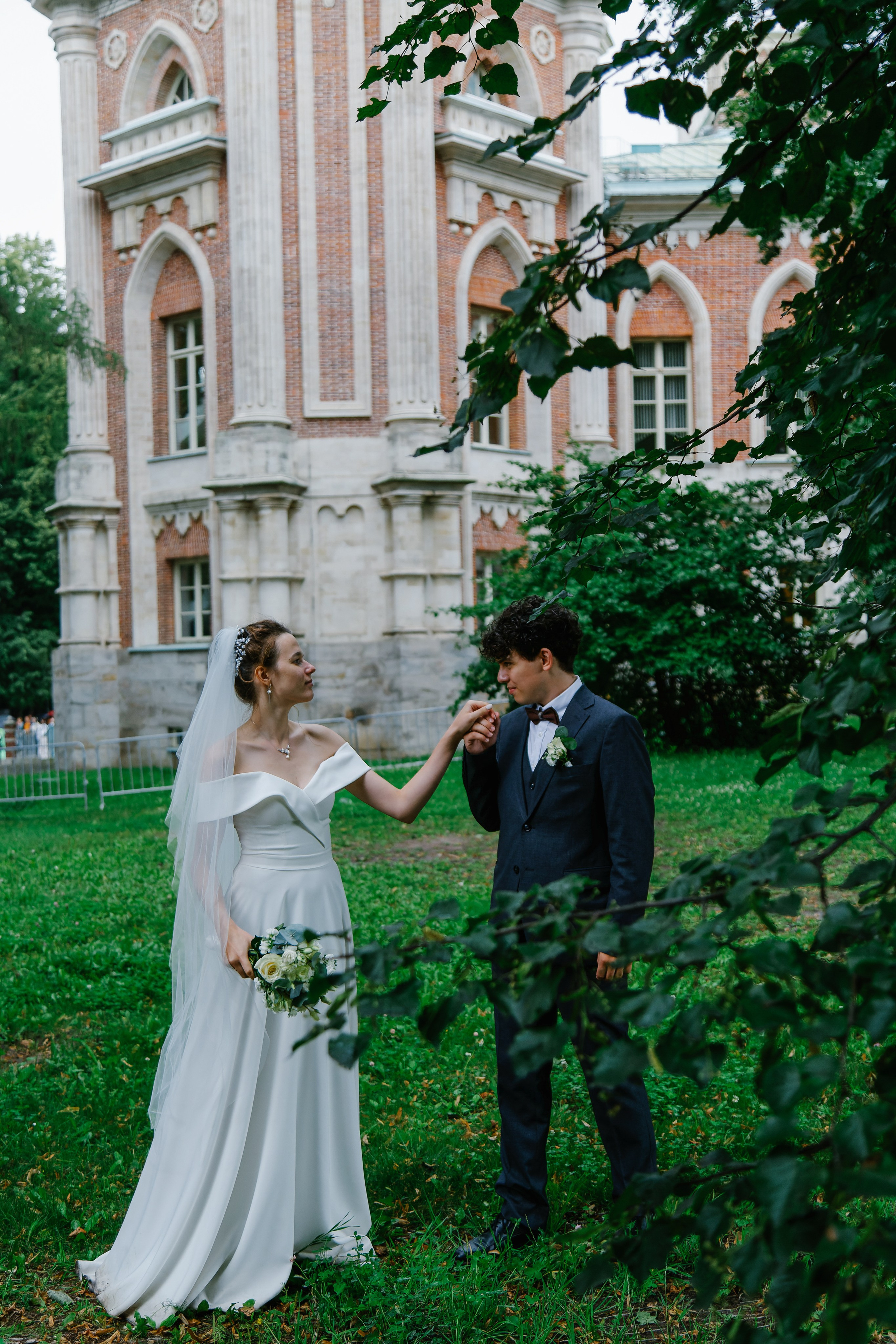Примеры свадебных фотографий, позы для свадебной съёмки