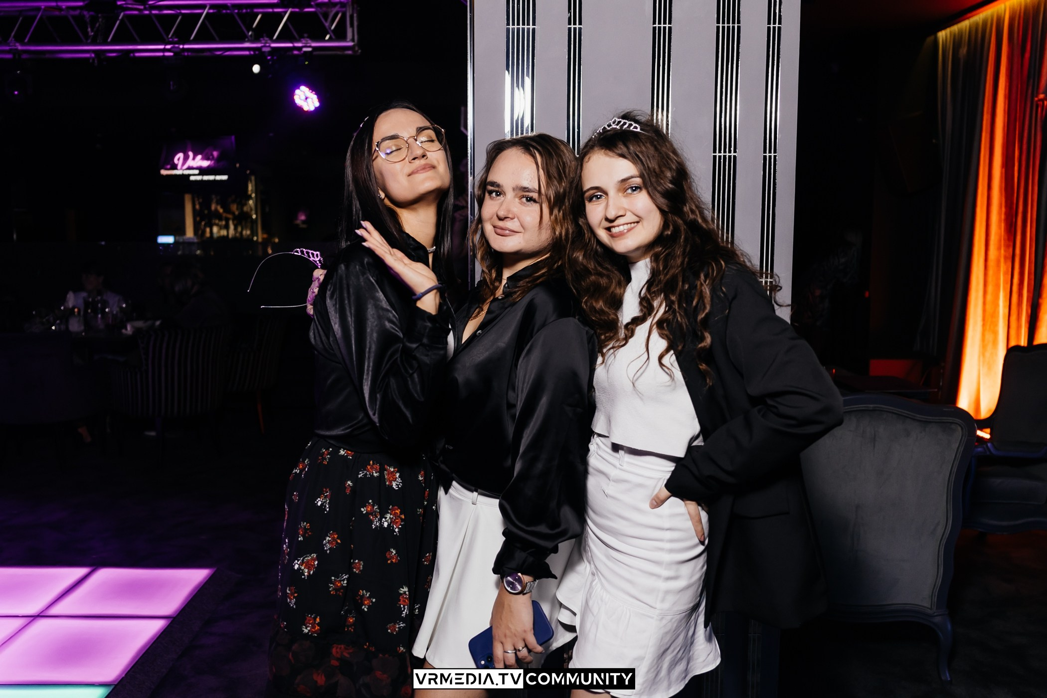 Выходные в караоке-баре «Volna»