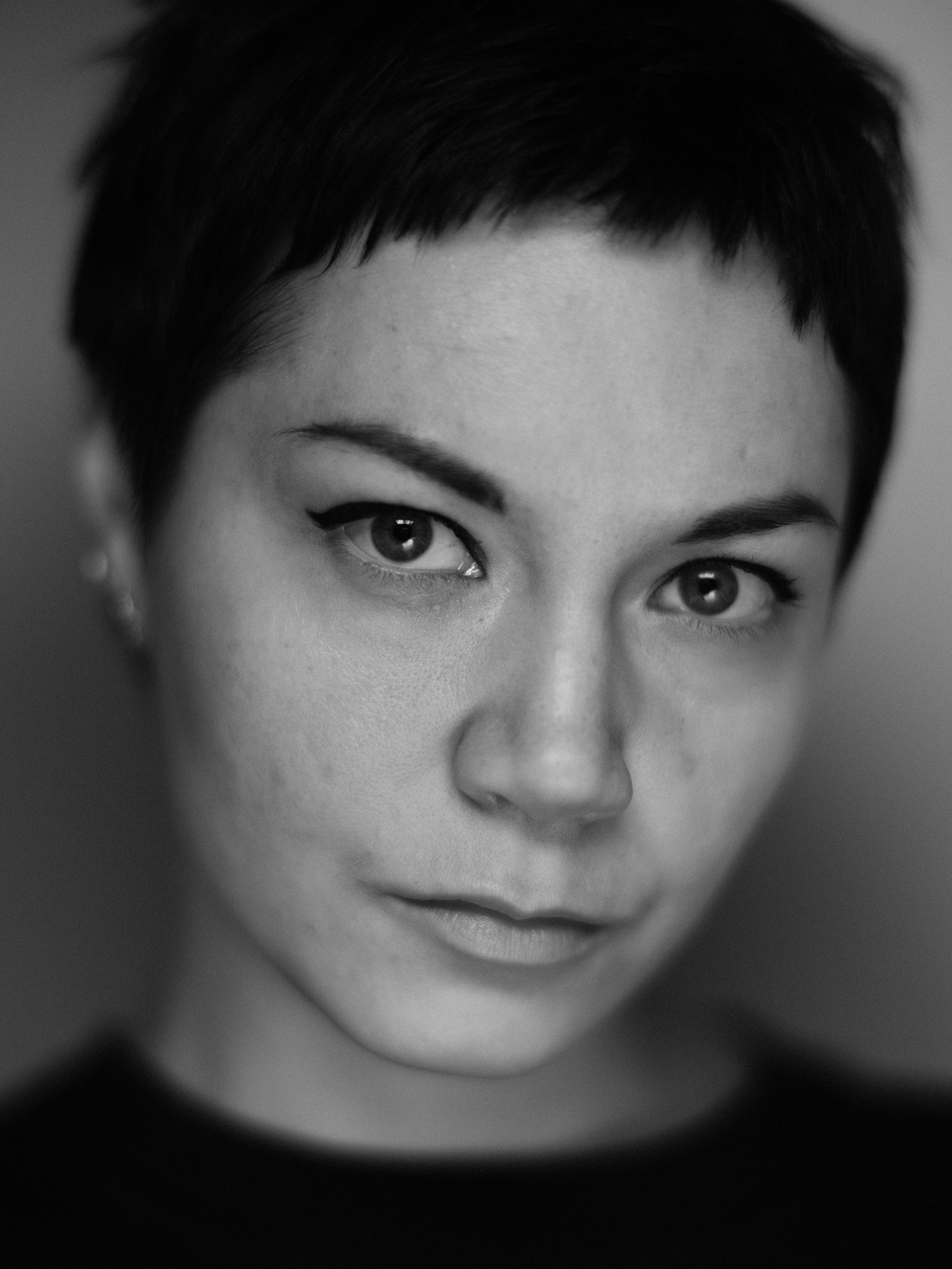 Ира с нимбом. Андрей Иванов. фотографические практики