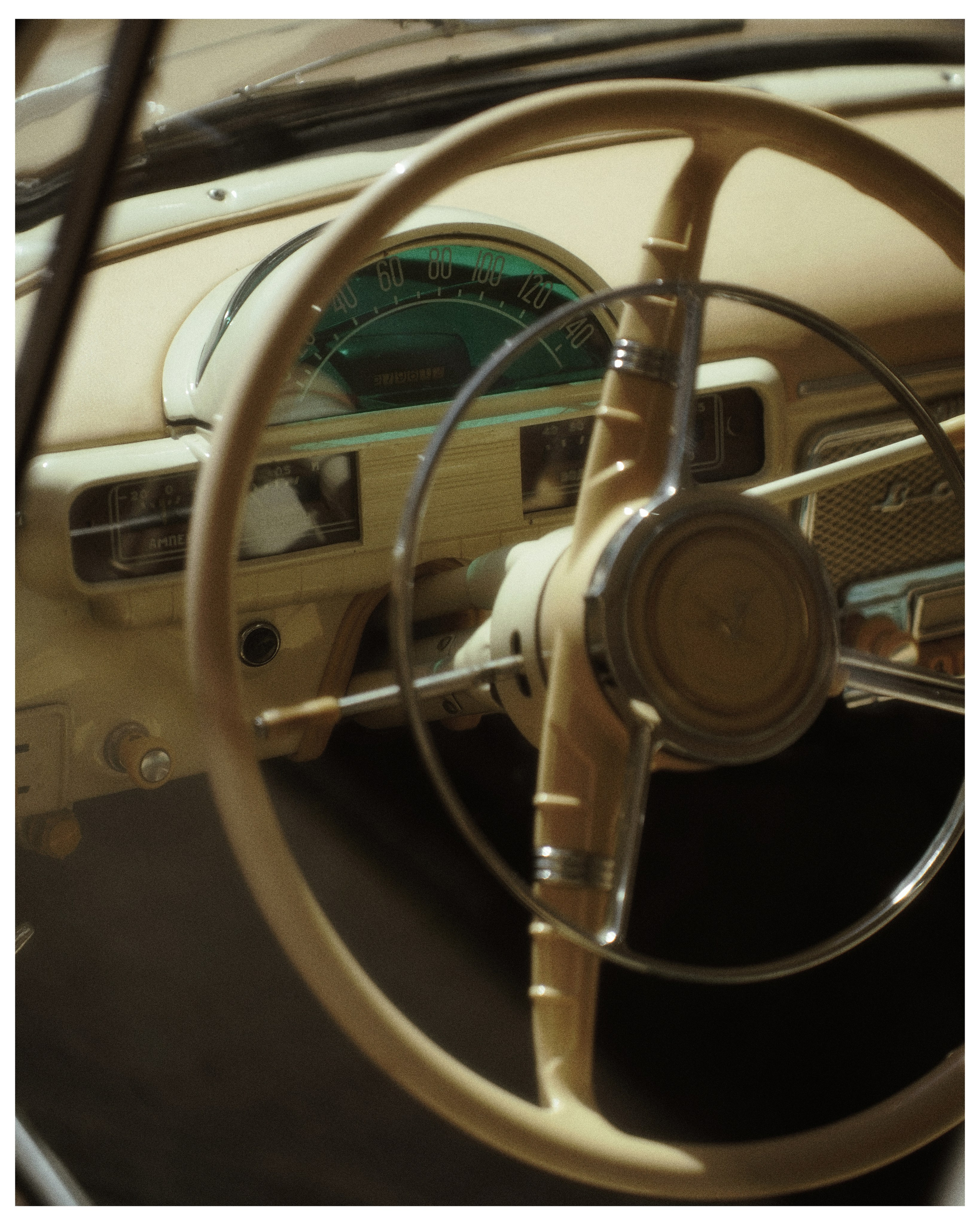 CARS. ANNA — PHOTOGRAPHER