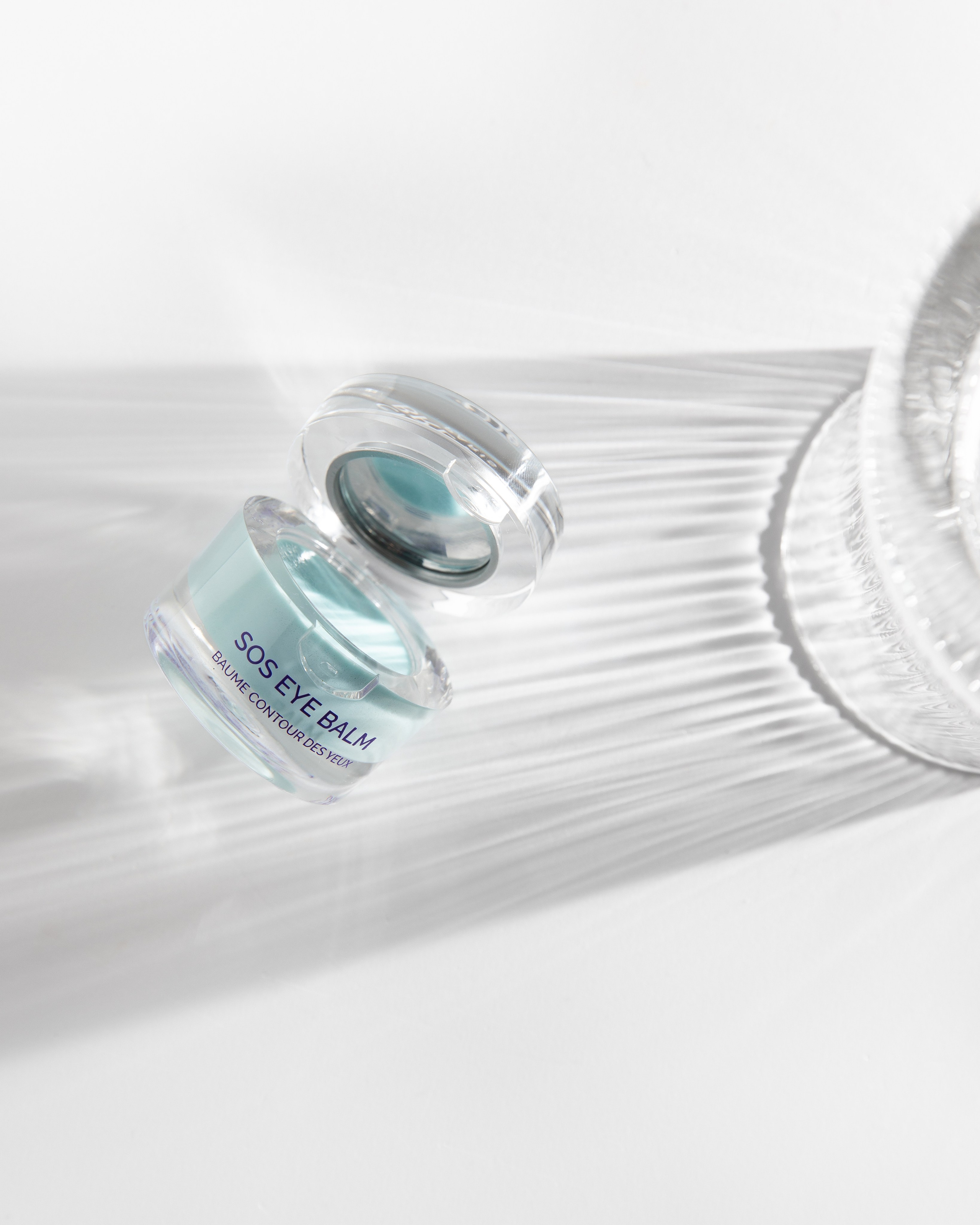 Предметные кадры для брендов, товары, косметика, уходовые продукты, декоративка, волосы. Рекламный фотограф Ксения Вершинина | Москва