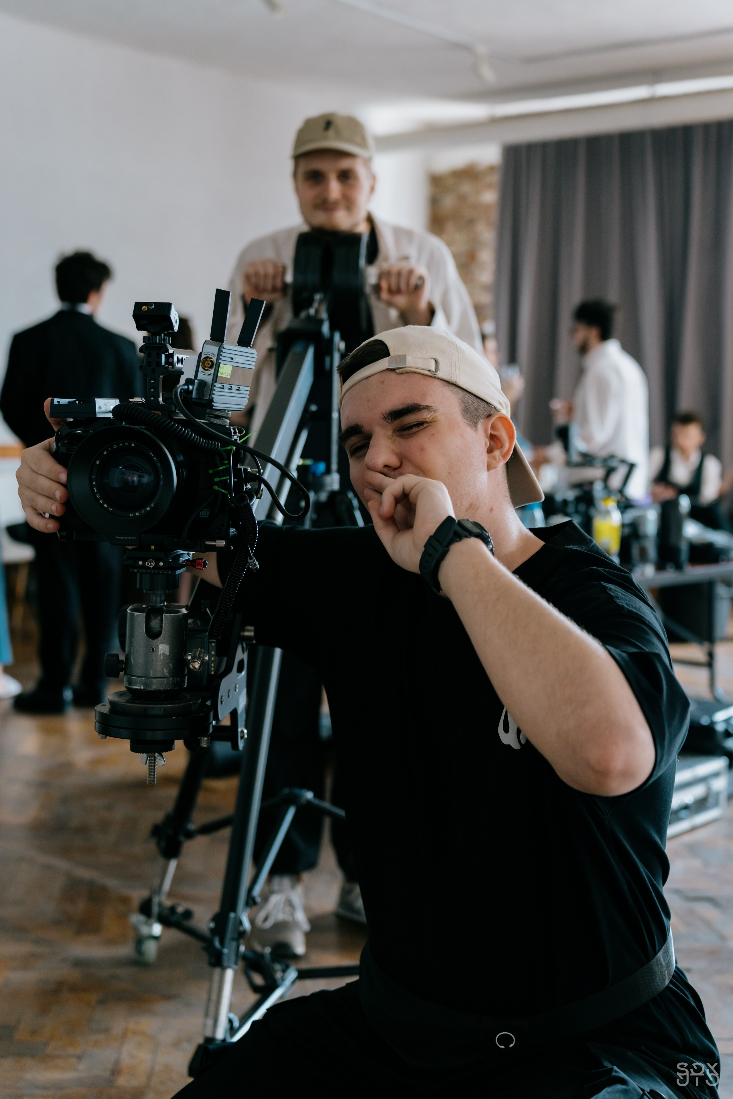 BAKED ROLL x Grad! ent