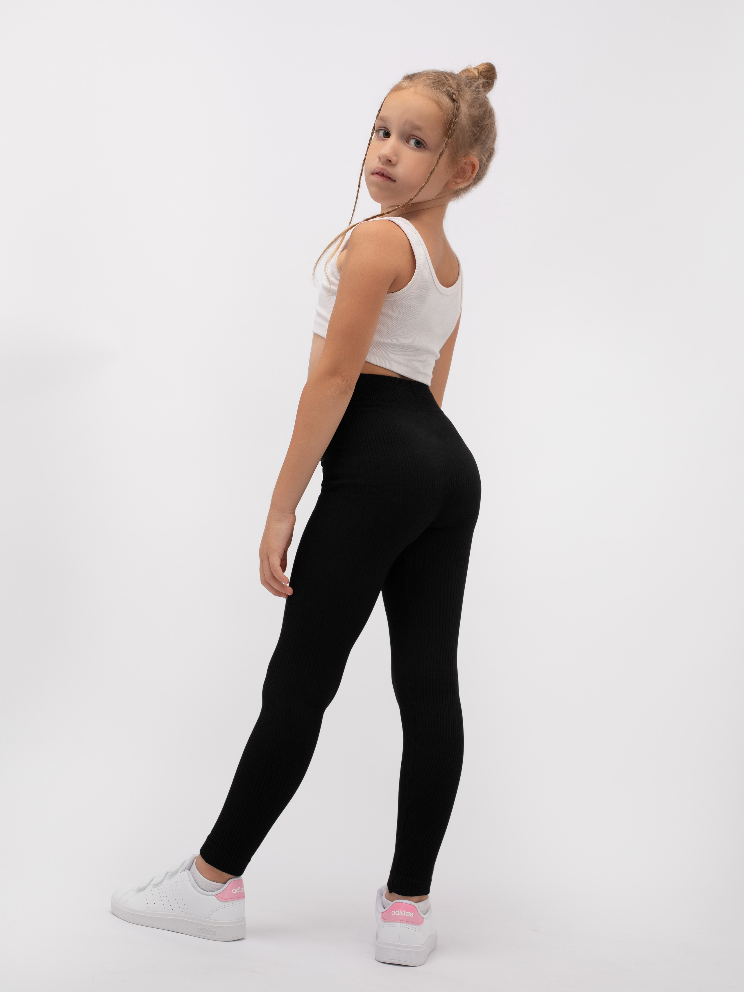 Детские лосины. Фотостудия предметной и модельной съёмки для маркетплейсов