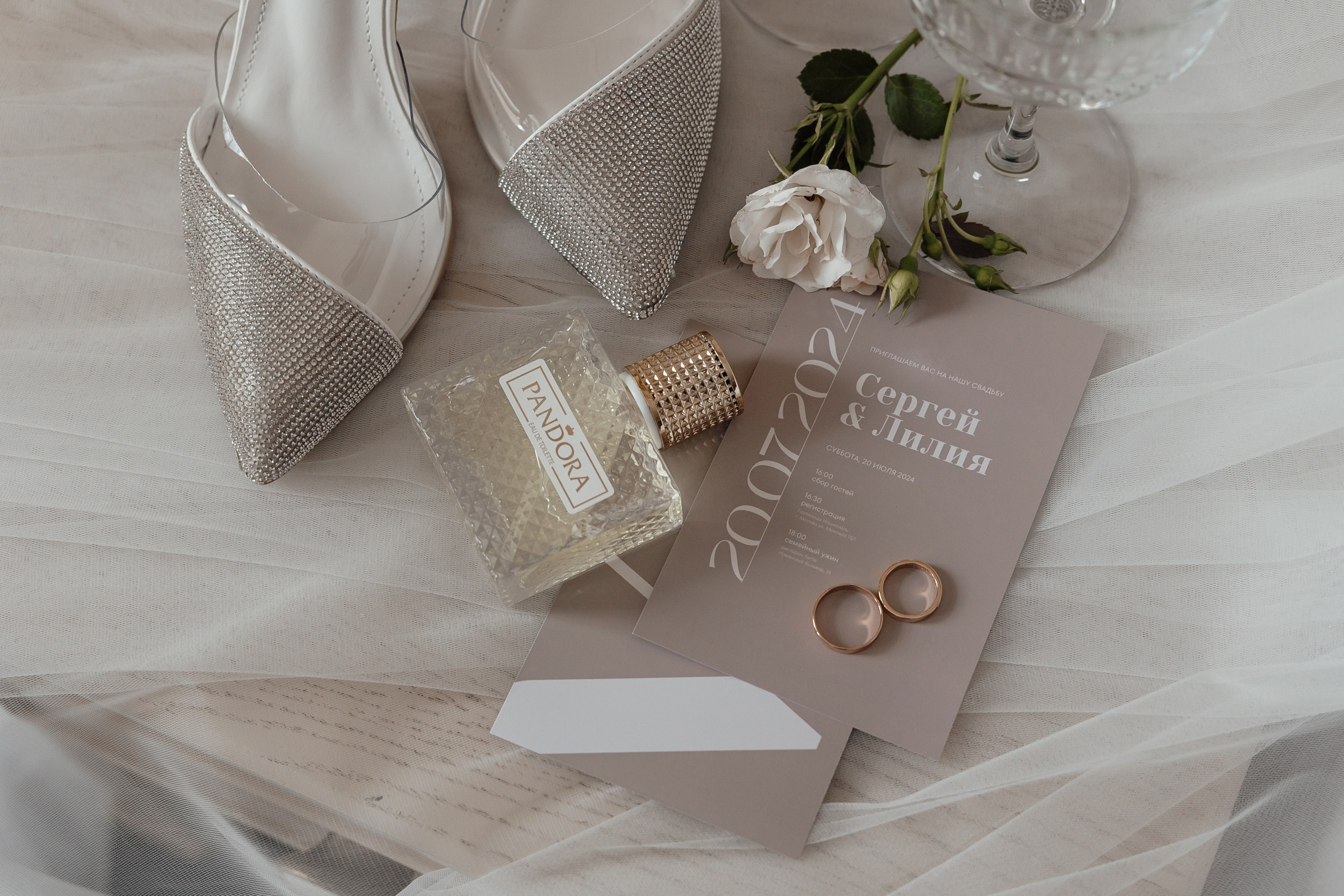 Свадебная фотосессия в гостинице Националь. Свадебный фотограф в Москве Дарья Олендарёва