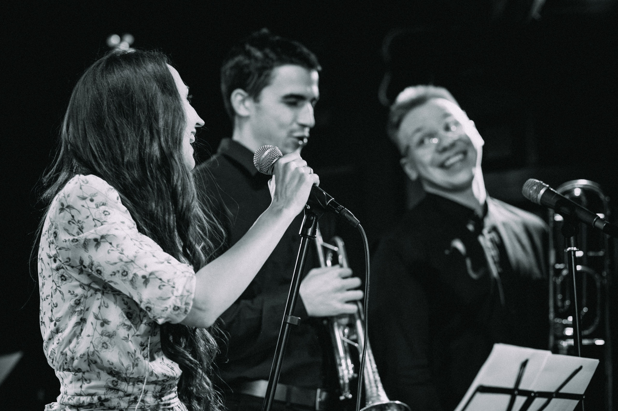 О нас. Леона Молотова & Stories Band. Авторские песни-сказки. Уроки вокала. Вокальная студия Soul Family Music Studio