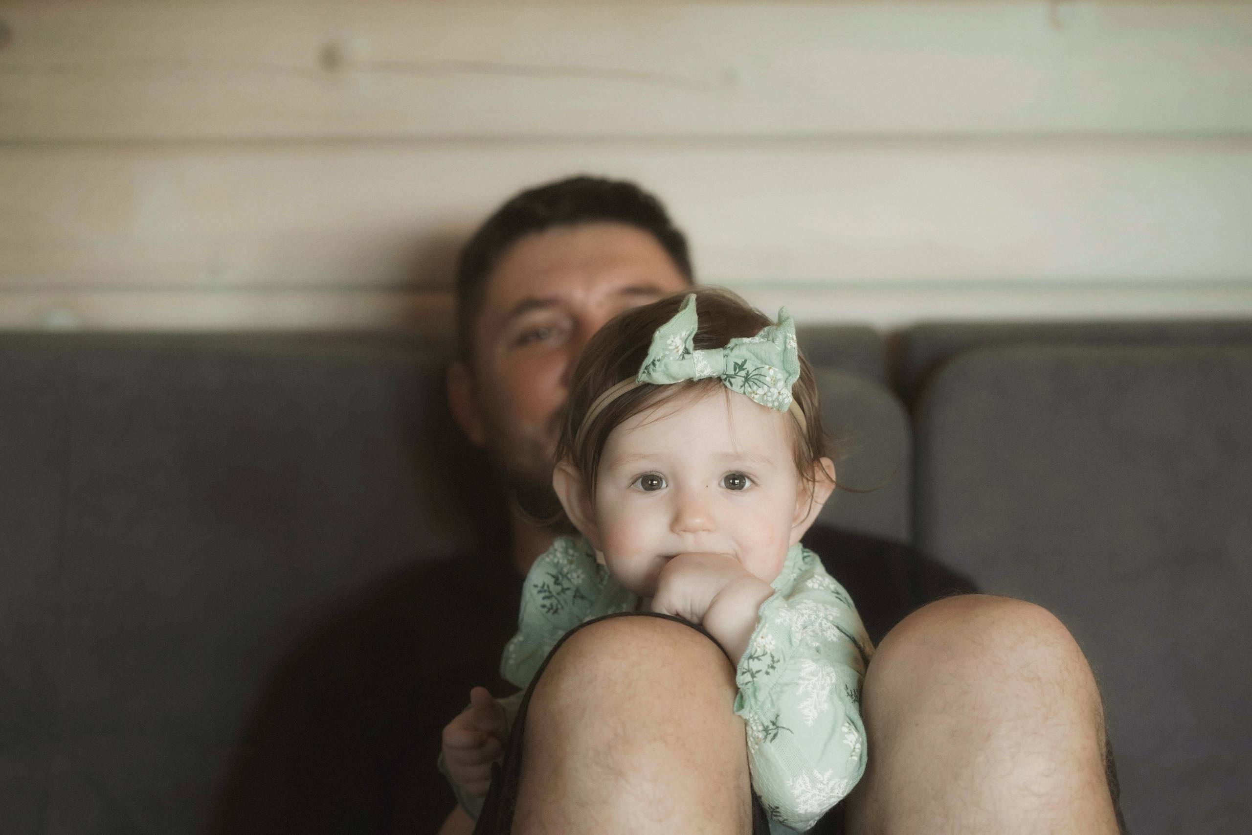 Семейная съемка дома. Выездной фотограф-видеограф в Республике Алтай Солоны Куюкова