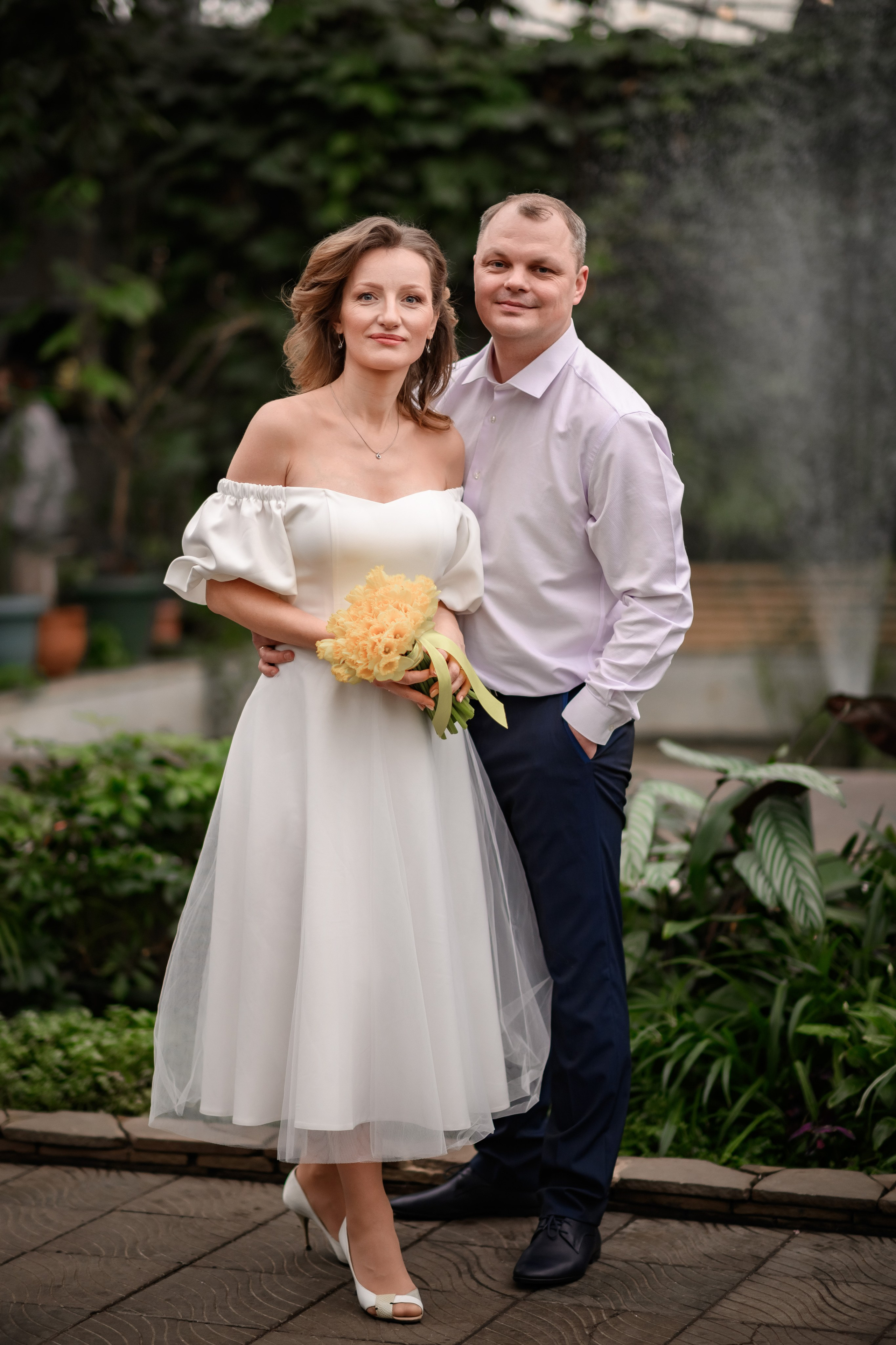 Свадебная фотосессия в оранжерее от 7500 рублей.