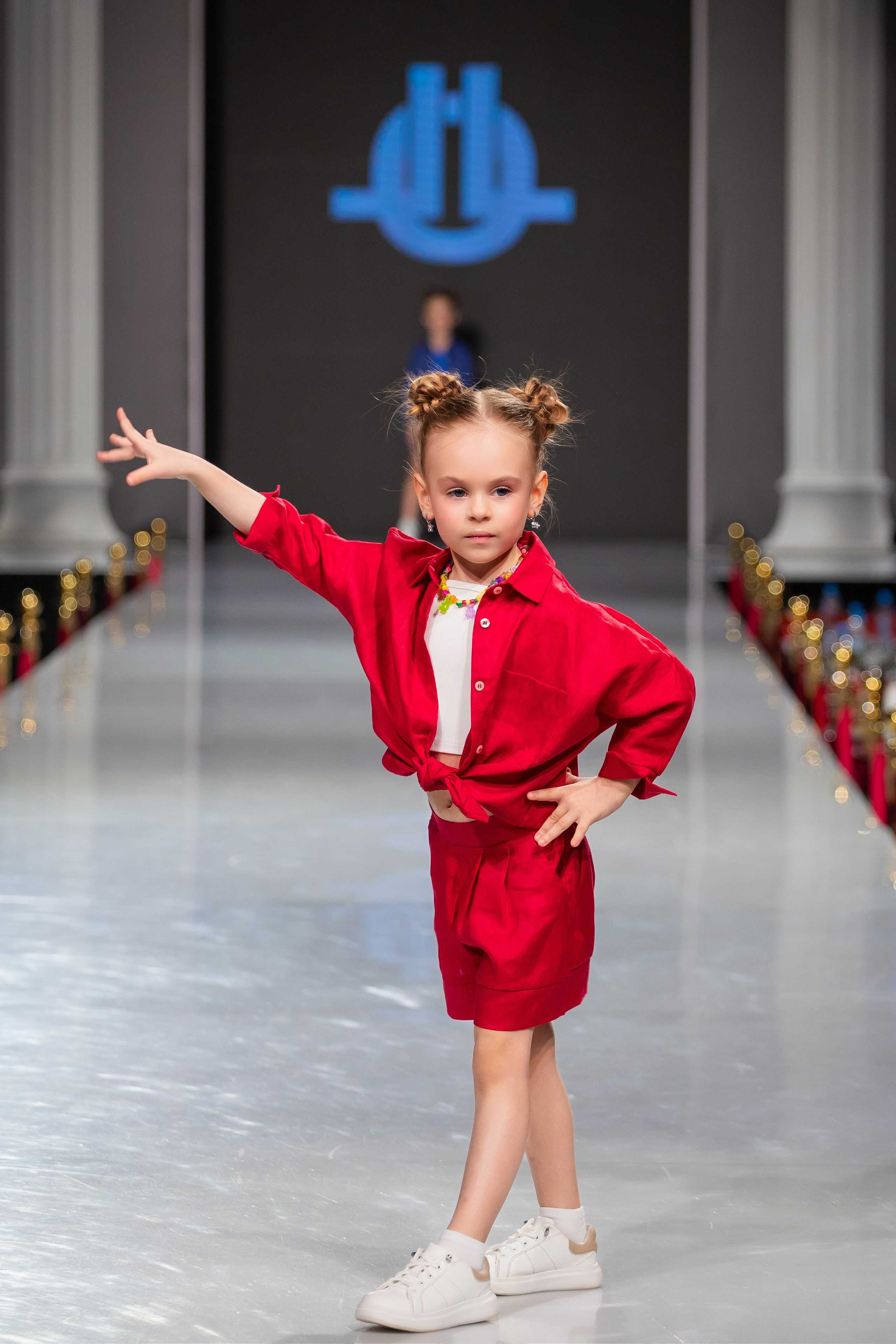 Estet Fashion Week. Photomantis