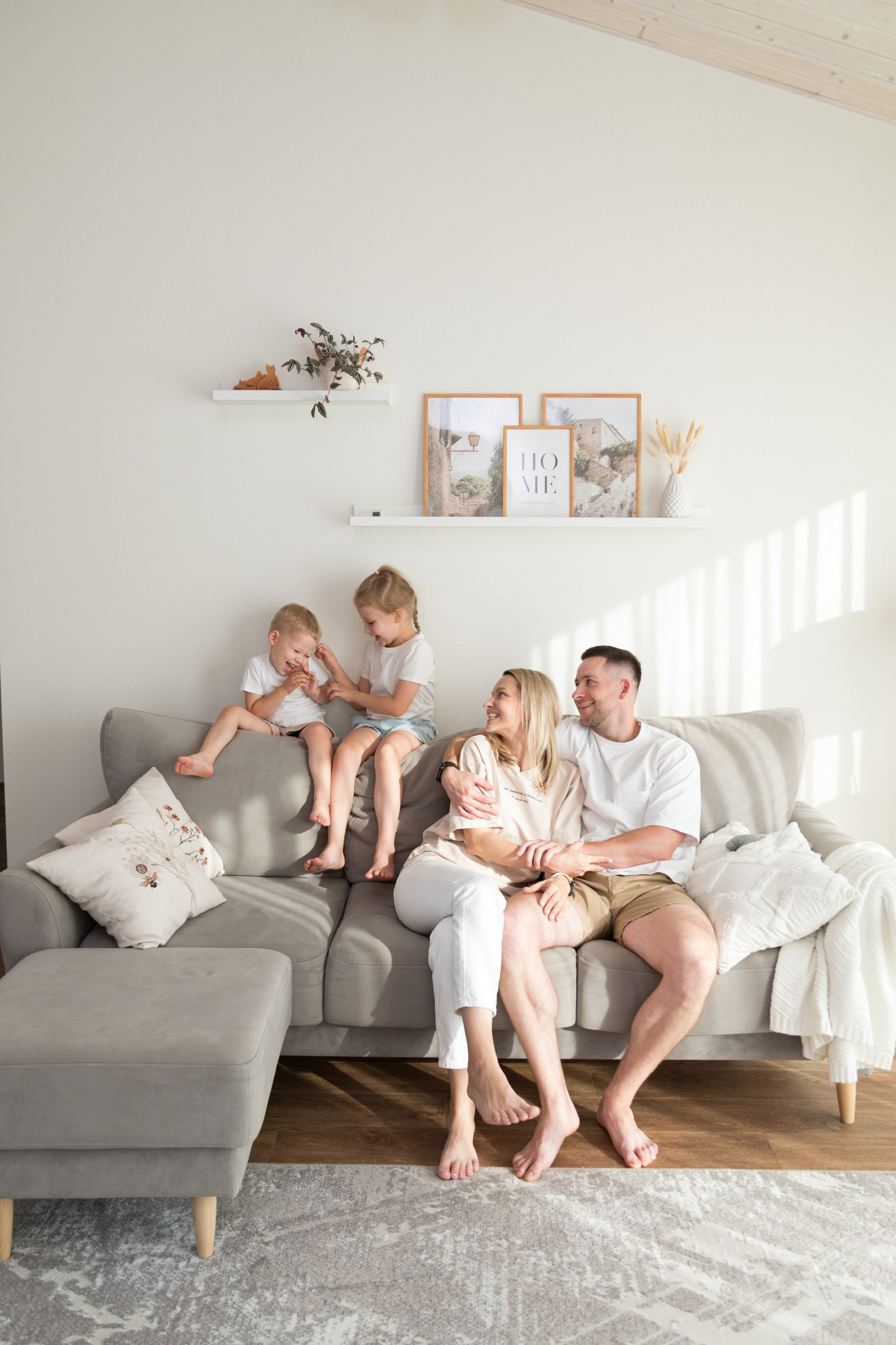 Семейная фотосессия дома. Детский и контент фотограф Надя Волкова Санкт-Петербург