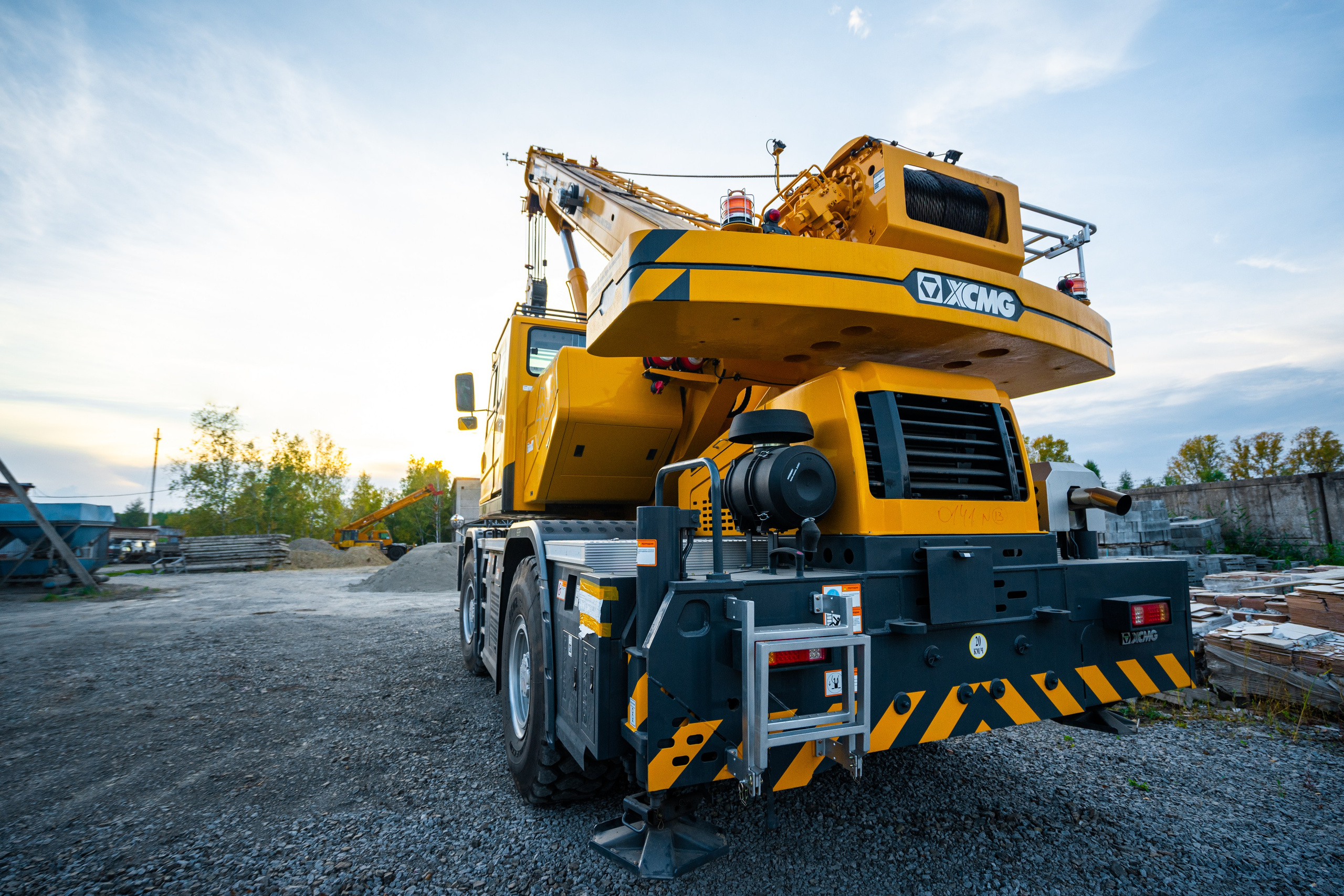 Контент: XCMG Хабаровск. Ваня Ежик — фотограф