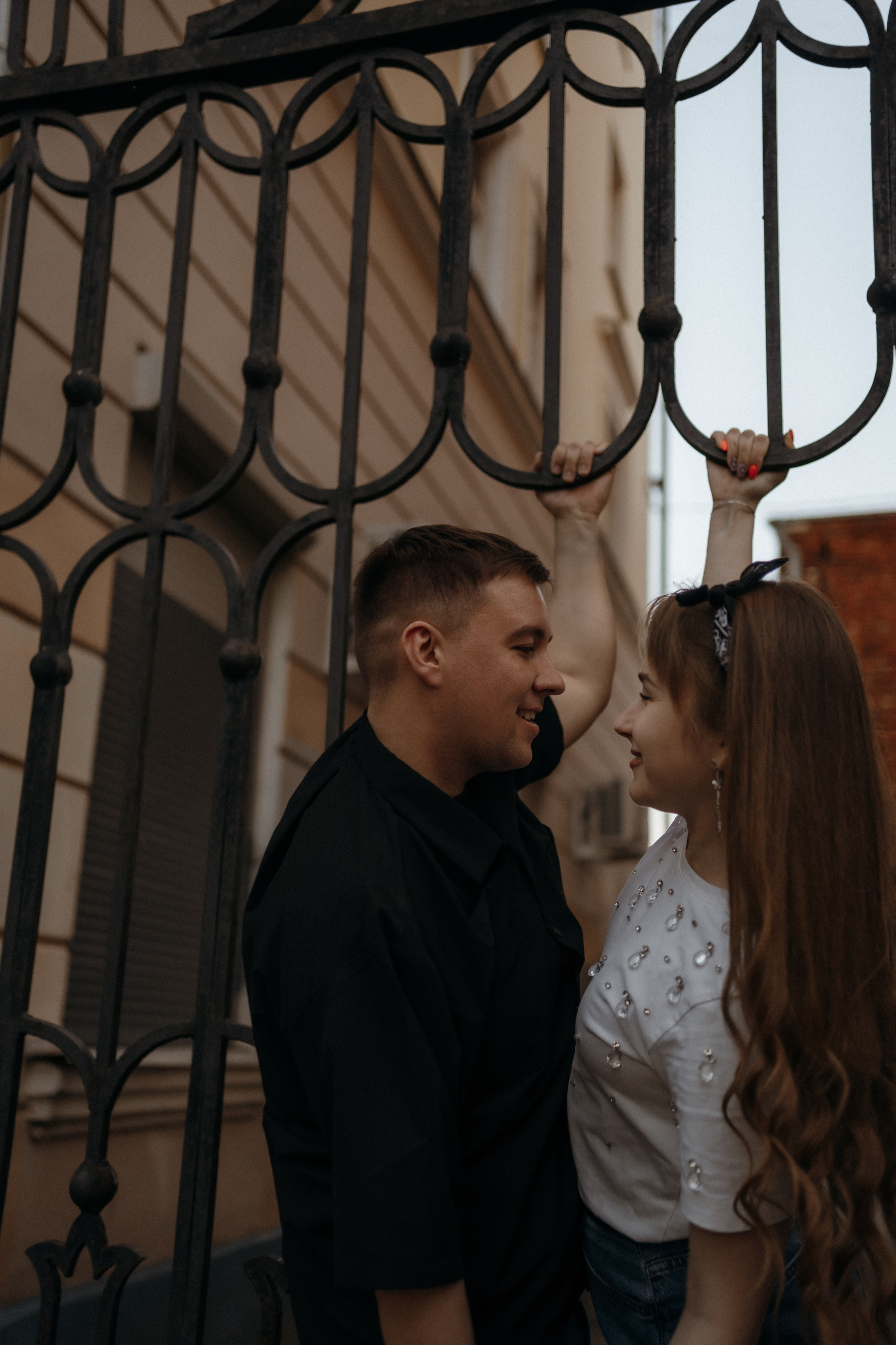 Парная уличная фотосессия в Архангельске. Портретный и свадебный фотограф в Архангельске Елизавета Стрекаловская