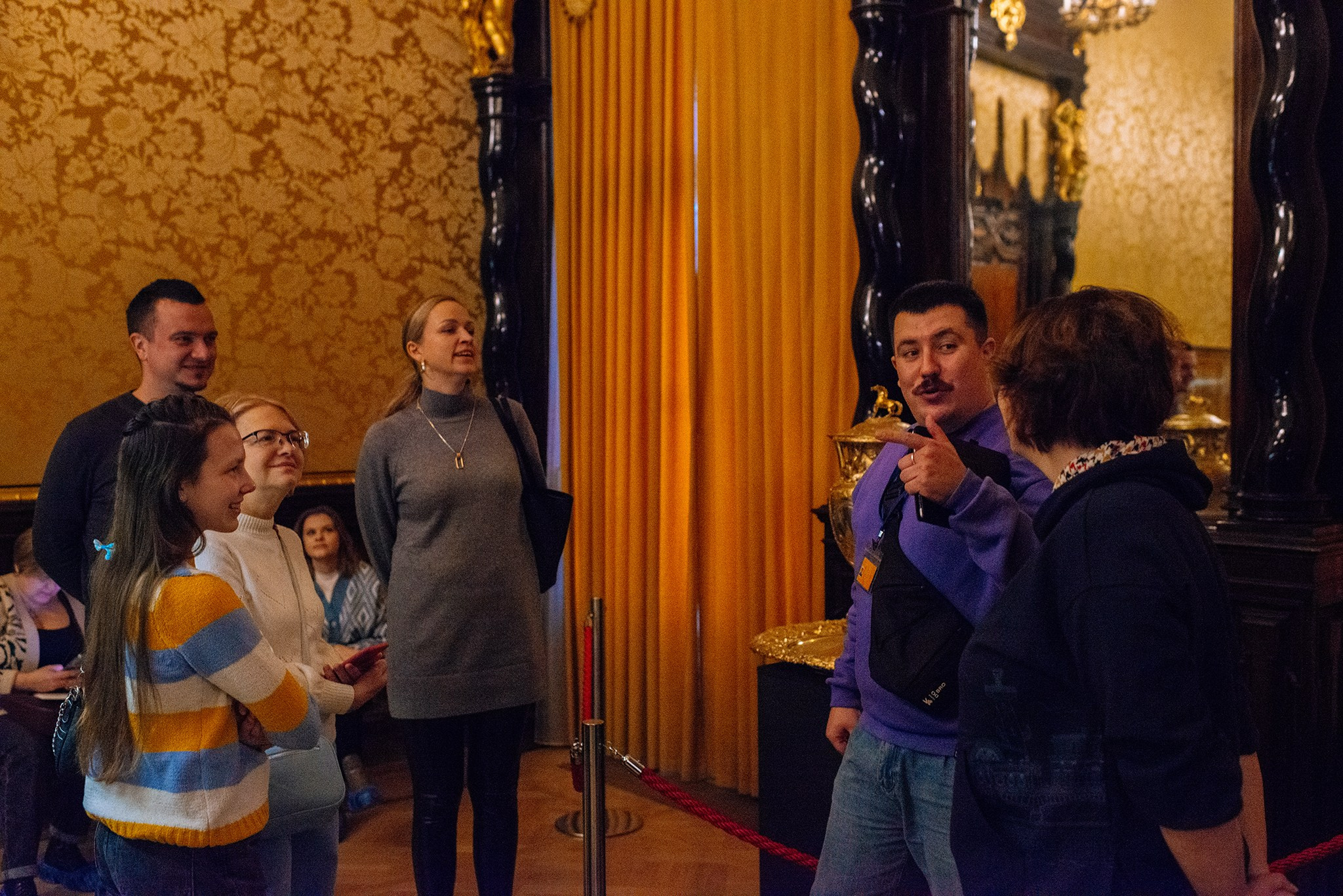 Егор Шапиро. Экскурсия в музей Фаберже. Ноябрь 24. Репортажный фотограф в Санкт-Петербурге Анастасия Клёпова