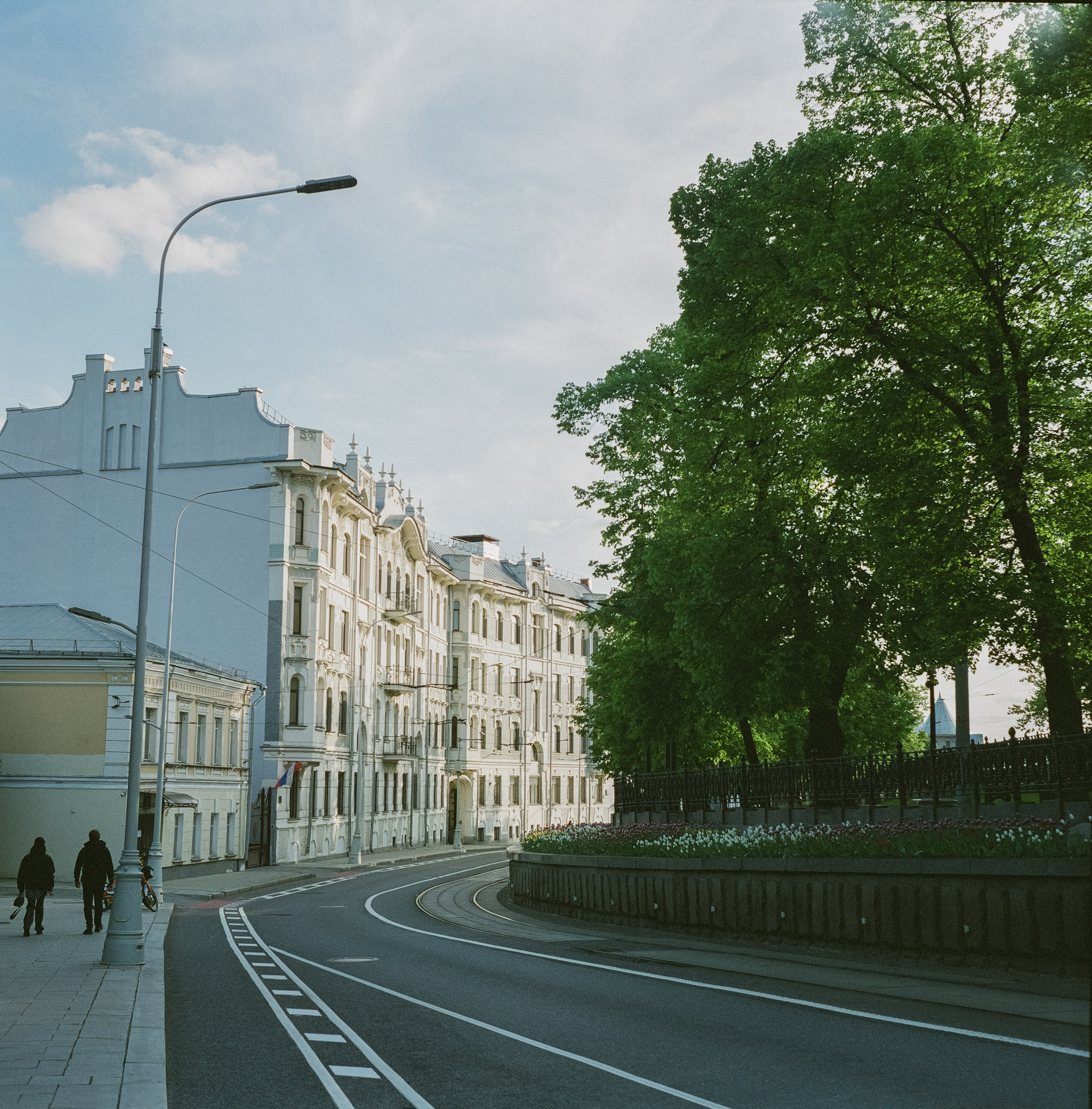 Super Fujica-6 | Fujicolor Pro 400H | Покровка, Лубянка и окрестности 6 мая 2025 года