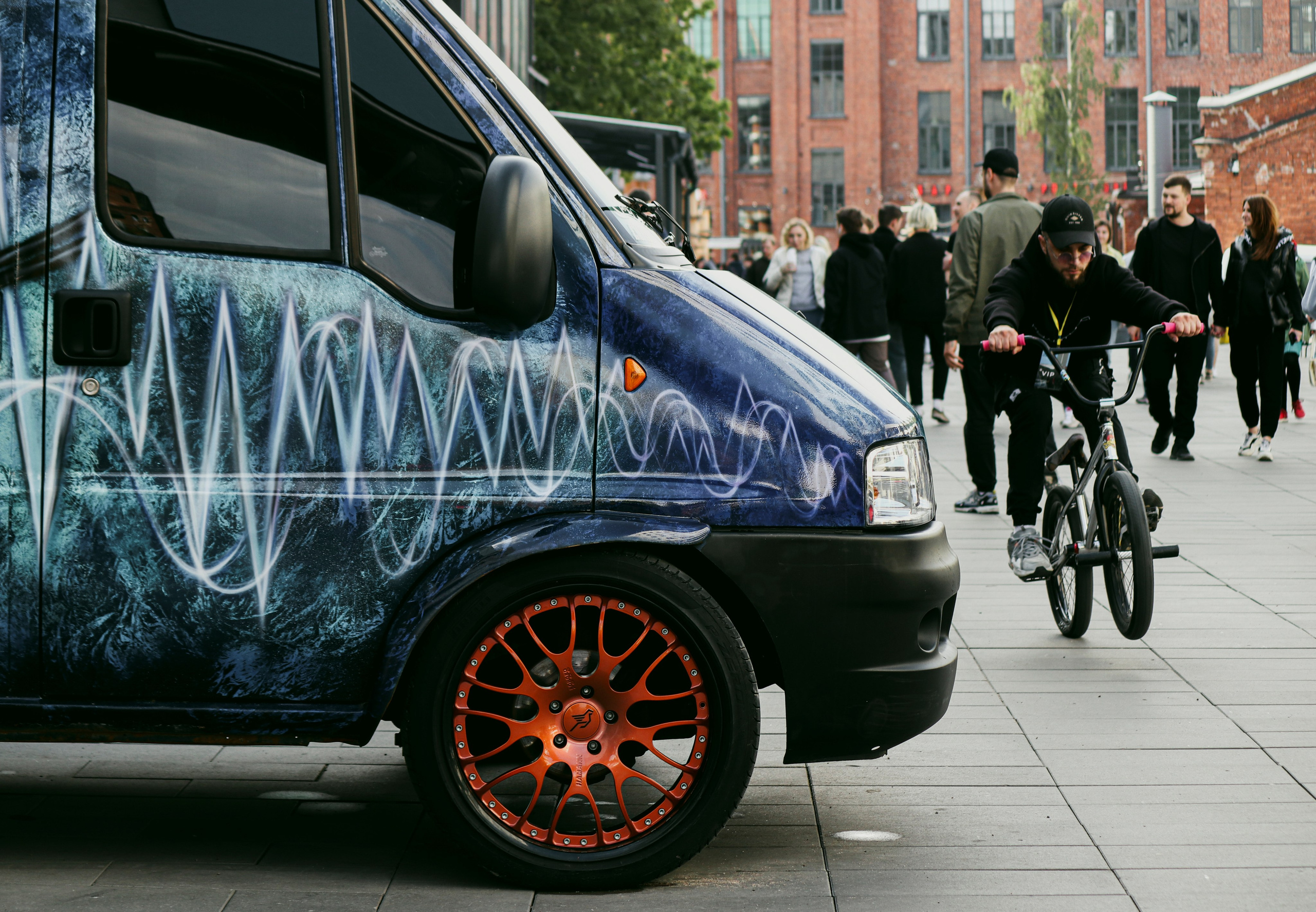 «Тюнинг арт музей» Севкабель СПб. Ивентный фотограф в Санкт-Петербурге Олег Комков