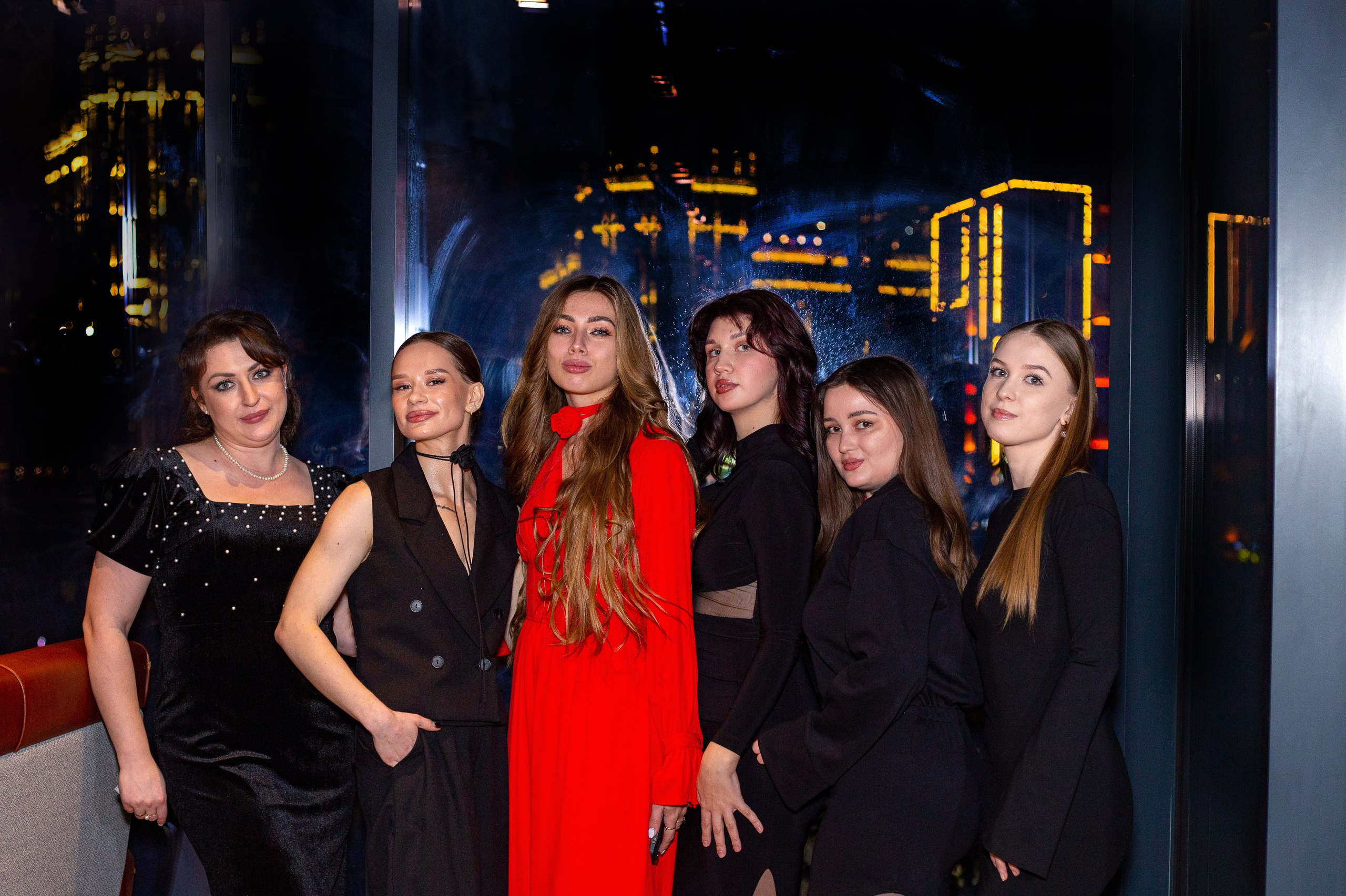 Корпоротивы. Фотограф Краснодара, фотограф в парке Галецкого.репортажный фотограф. детский фотограф, свадебный фотограф. профессиональный фотограф