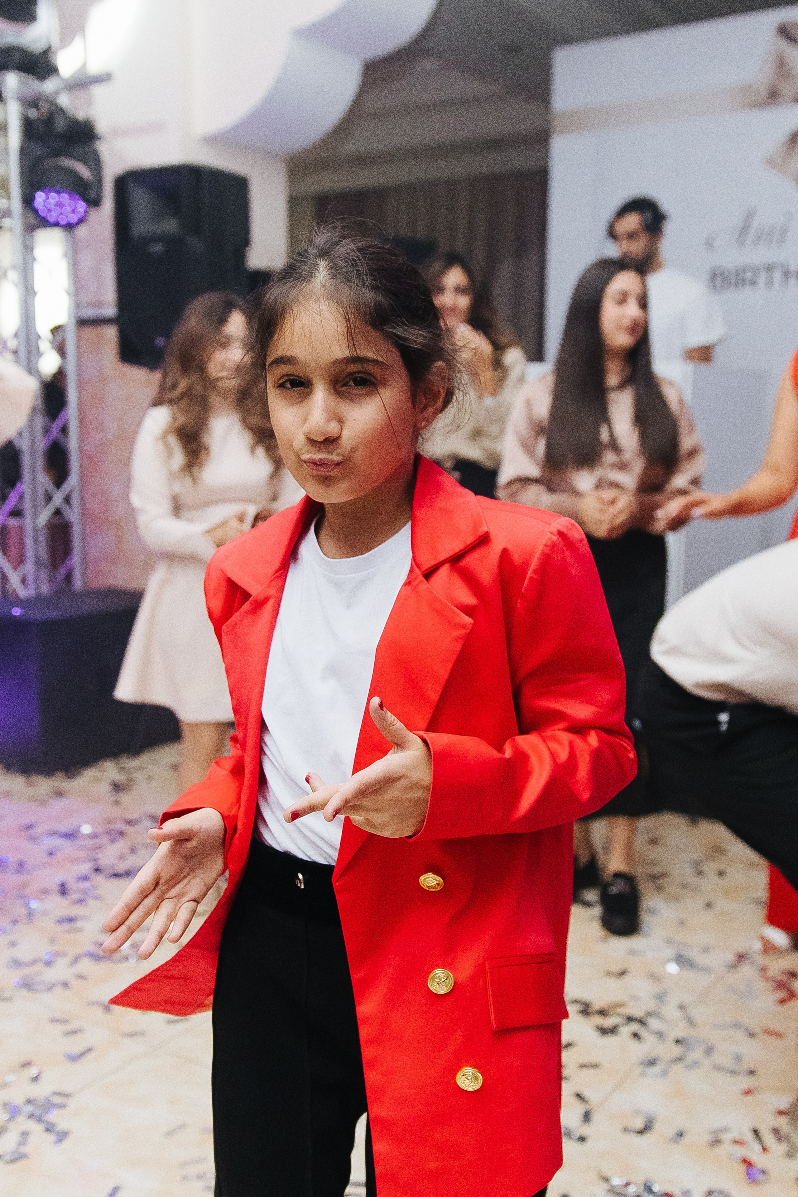 Ани и Назели. 35&5 День рождения, «Янтарь». Фотограф в Красноярске Надежда Воскресенская