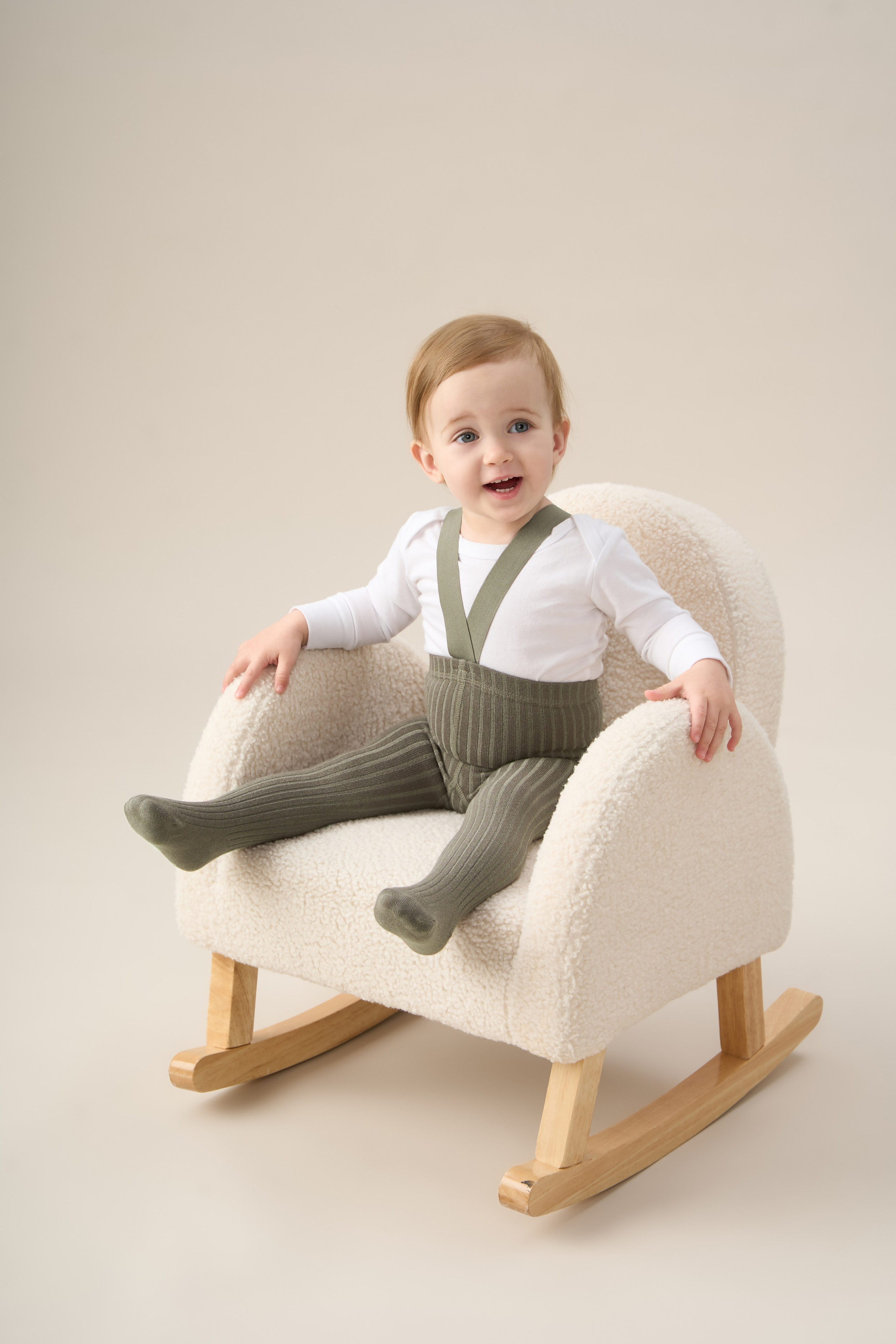 "Профессиональная детская фотосъемка для семейных портретов и воспоминаний""Высококачественная детская съемка новорожденных и малышей в студии""Рекламная детская фотосъемка для альбомов и подарков""Студийная детская съемка с креативными декорациями и позами""Коммерческая детская фотосъемка для маркетинга детских товаров""Фотография детской съемки с акцентом на эмоции и улыбки""Семейная детская съемка для портфолио и социальных сетей""Профессиональная детская фотосъемка с мягким освещением""Рекламные фото детской съемки для сайтов и брошюр""Высокоточная детская съемка для воспоминаний и презентаций""Детская фотосъемка высокого разрешения для семейных альбомов""Коммерческая детская съемка с фокусом на радость и развитие""Студийная фотосъемка детской съемки для брендов и маркетинга""Фотографии детской съемки для подарков и увеличения клиентов""Профессиональная детская съемка для каталогов и семейных историй" "Профессиональная каталожная фотосъемка товаров для e-commerce и интернет-магазинов""Высококачественная каталожная съемка одежды и аксессуаров с белым фоном""Рекламная каталожная фотосъемка для маркетинга продуктов и брендов""Студийная каталожная съемка с детальной проработкой текстур и материалов""Коммерческая каталожная фотосъемка для каталогов и онлайн-платформ""Фотография каталожной съемки с акцентом на дизайн и презентацию товаров""Предметная каталожная съемка для увеличения продаж в e-commerce""Профессиональная каталожная фотосъемка с использованием студийного освещения""Рекламные фото каталожной съемки для сайтов и социальных сетей""Высокоточная каталожная съемка товаров для презентаций и брошюр""Каталожная фотосъемка высокого разрешения для онлайн-магазинов""Коммерческая каталожная съемка с фокусом на качество и детализацию""Студийная каталожная фотосъемка для брендов и ритейла""Фотографии каталожной съемки для маркетинговых кампаний""Профессиональная каталожная съемка для каталогов и увеличения конверсии"