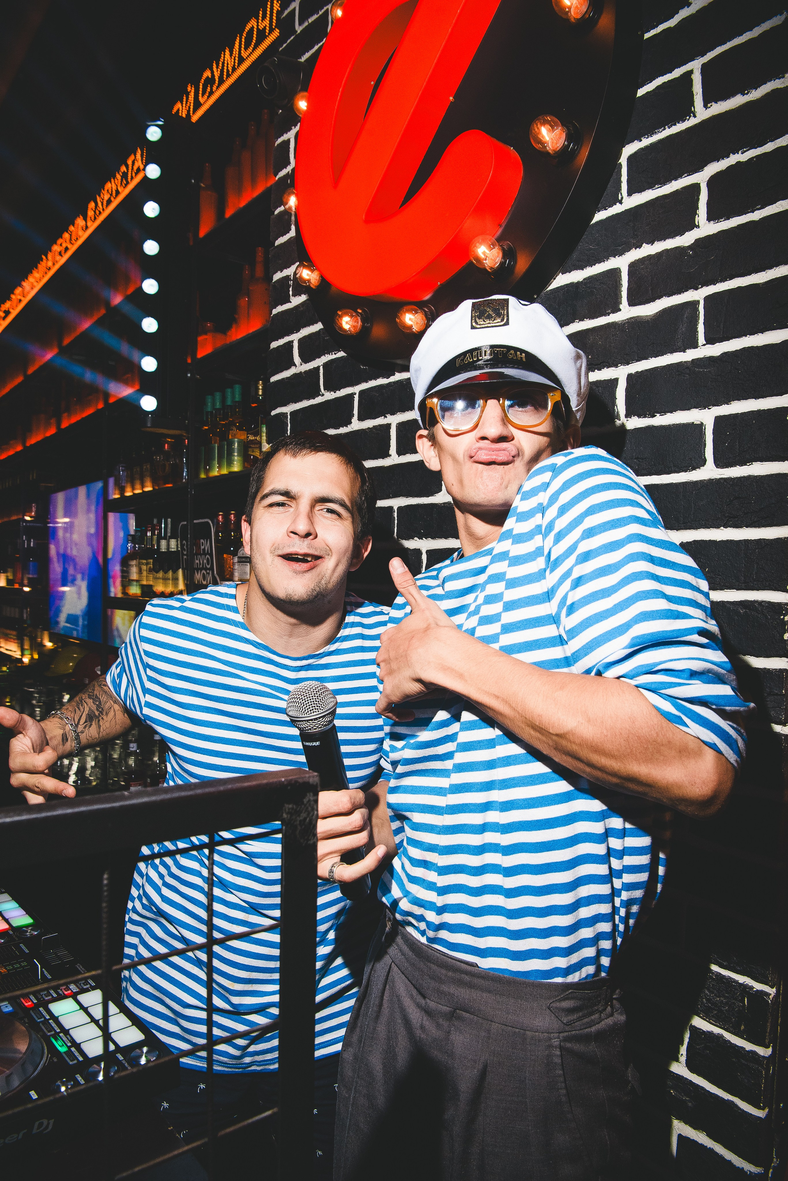 Фотоотчёты о вечеринках для НеБар Волгоград. Или стиль «пьяный фотограф». Фотограф в Волгограде и Волжском Александр Горбань