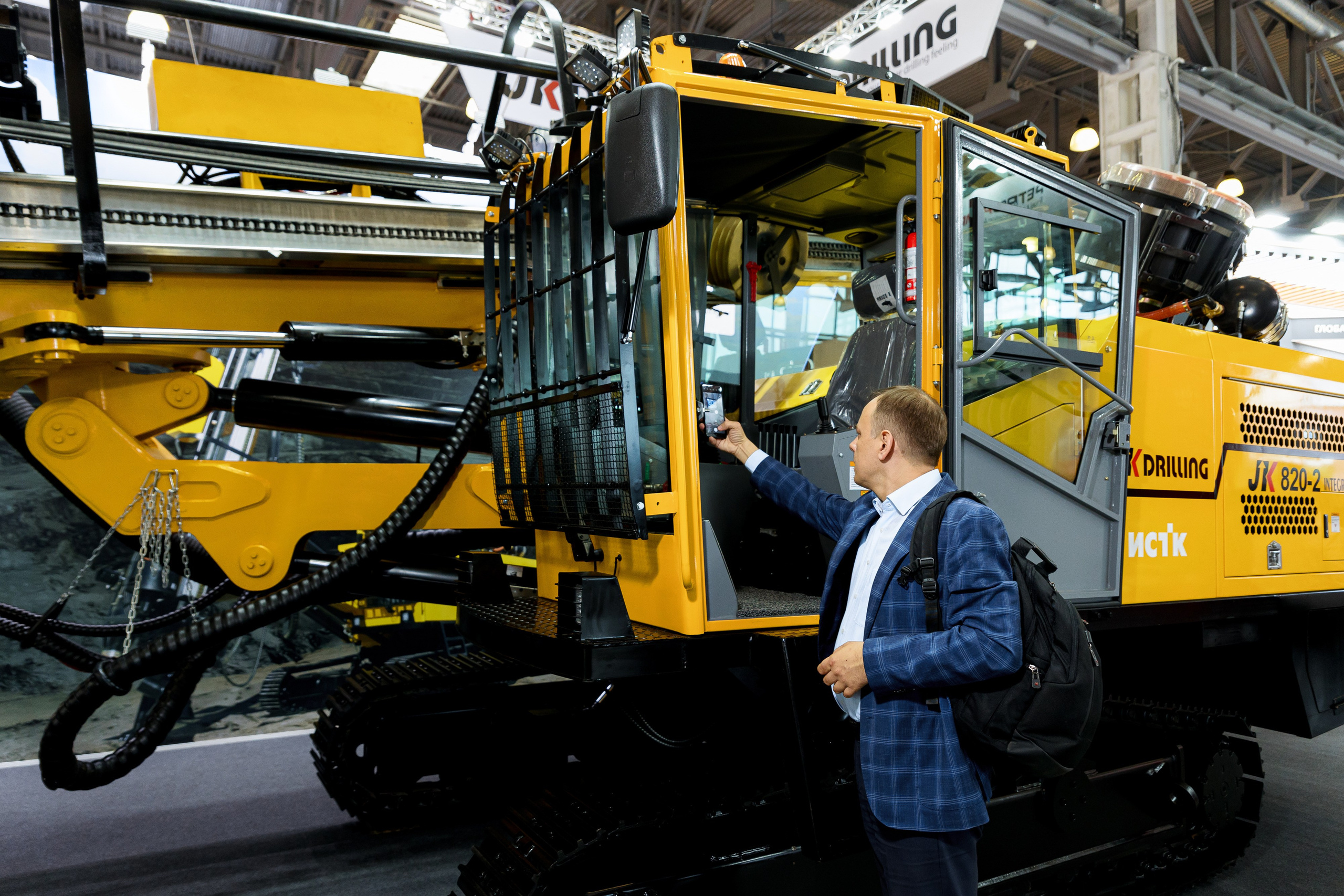 Выставка компании «Инстройтехком». Репортажный фотограф Семён Борисов | Москва