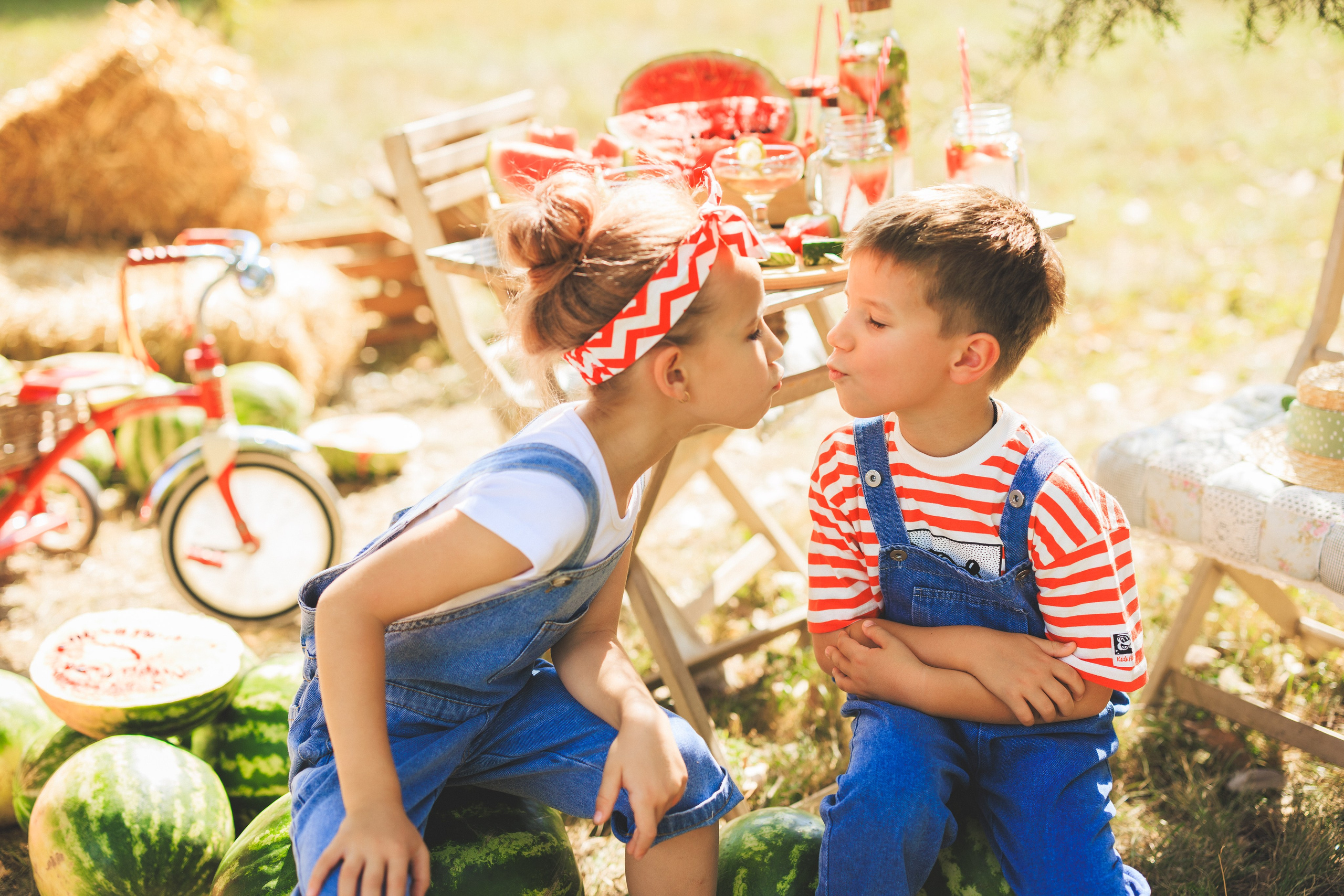 Летняя фотосессия с арбузами и ретро автомобилем. Семейный и детский фотограф в Краснодаре Анна Трашкова