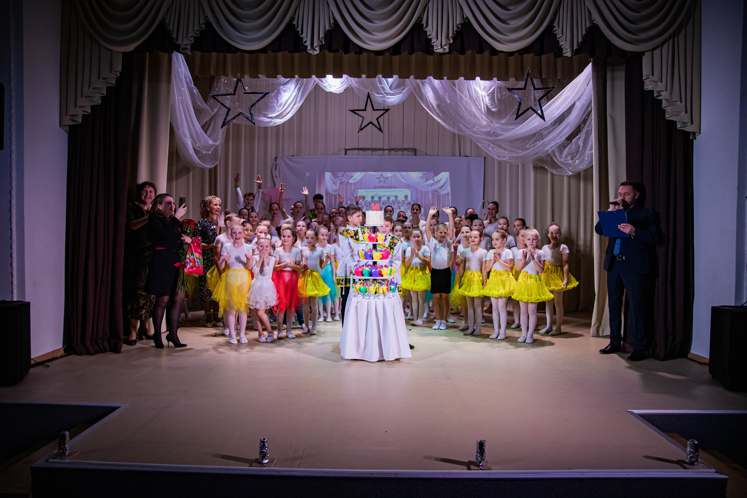 «Конфетти» Юбилейный концерт «Твори Добро». Фотограф Дарья Маташкова